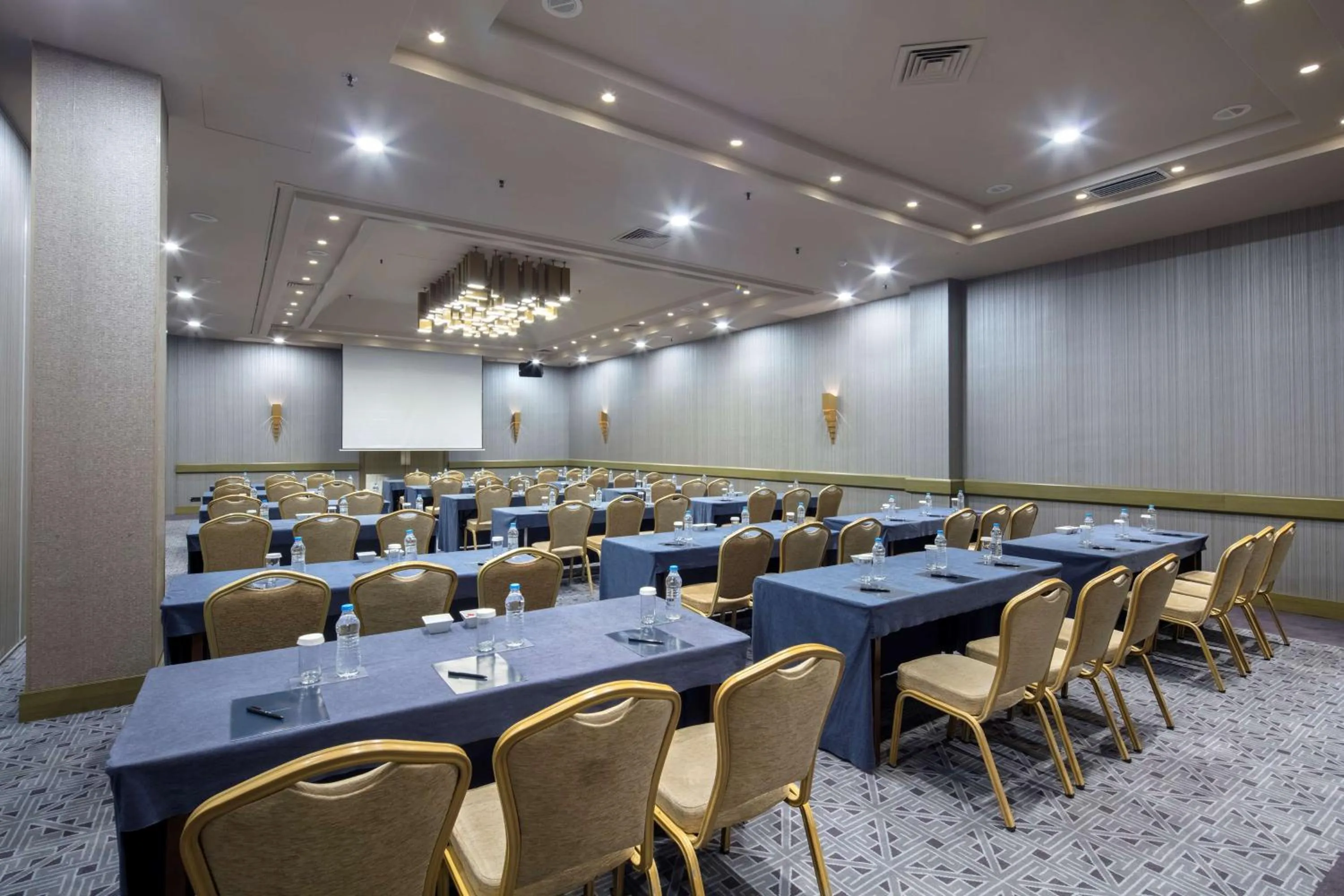 Meeting/conference room in Mersin HiltonSA