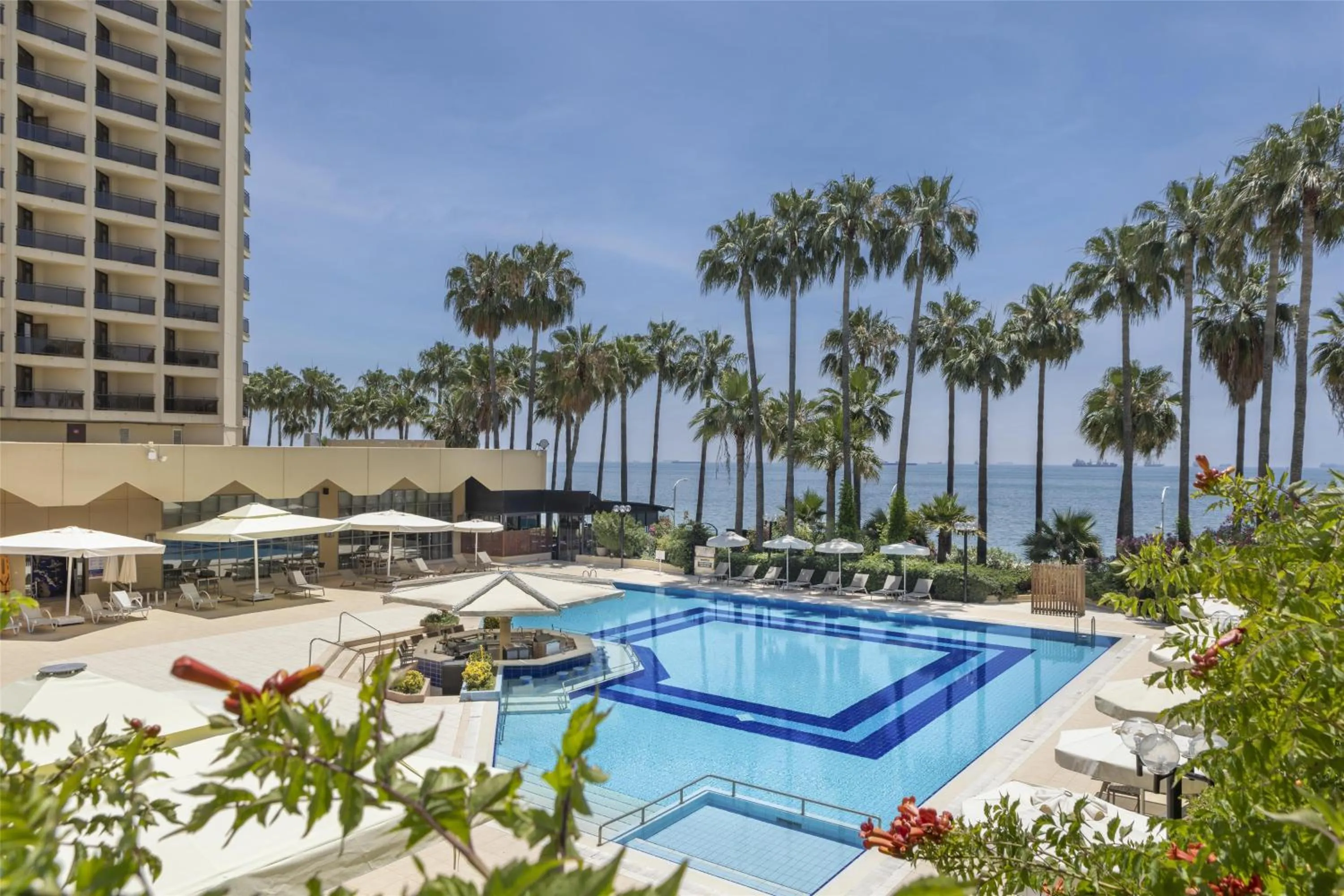Pool view in Mersin HiltonSA