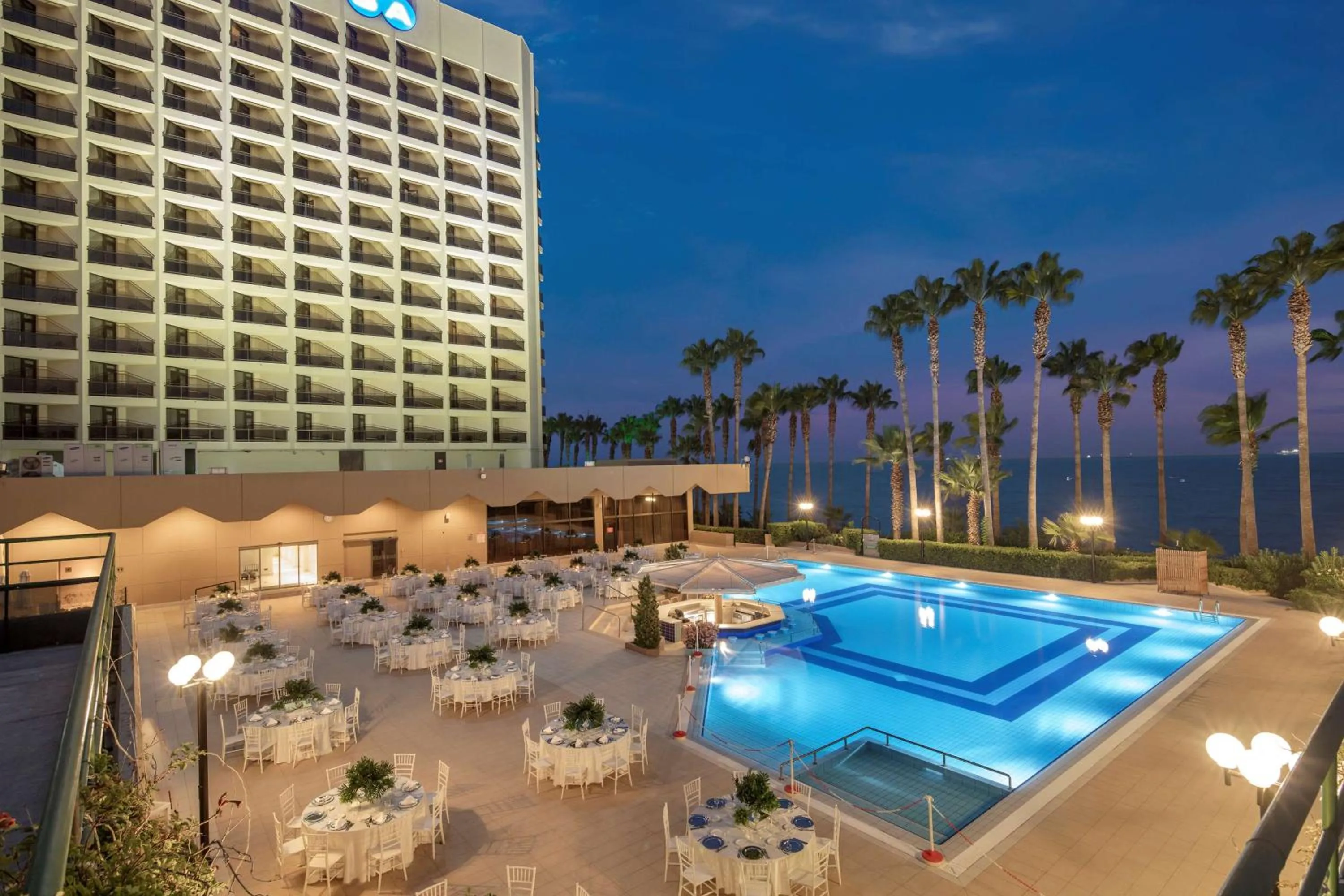 Pool view in Mersin HiltonSA