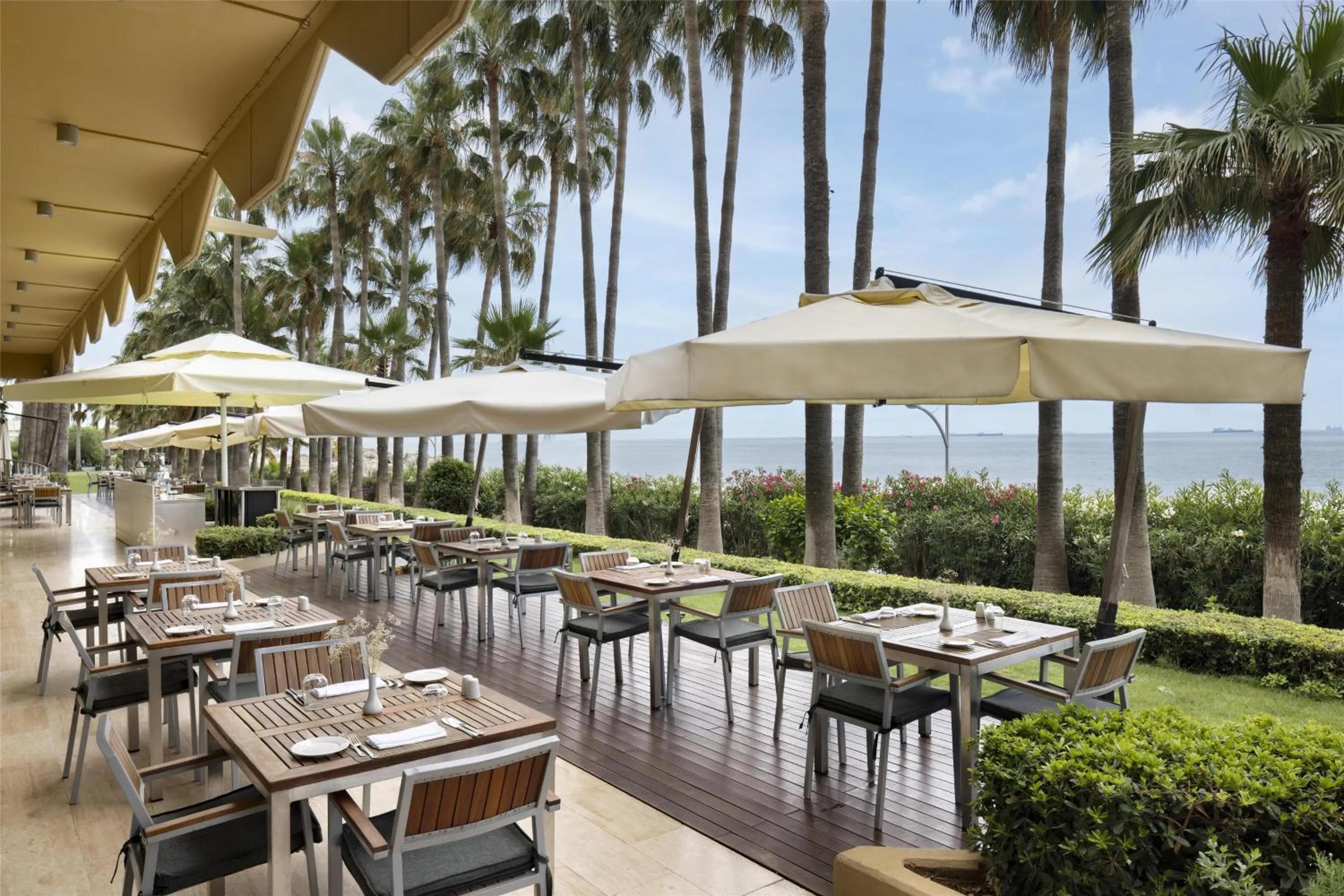 Restaurant/places to eat in Mersin HiltonSA