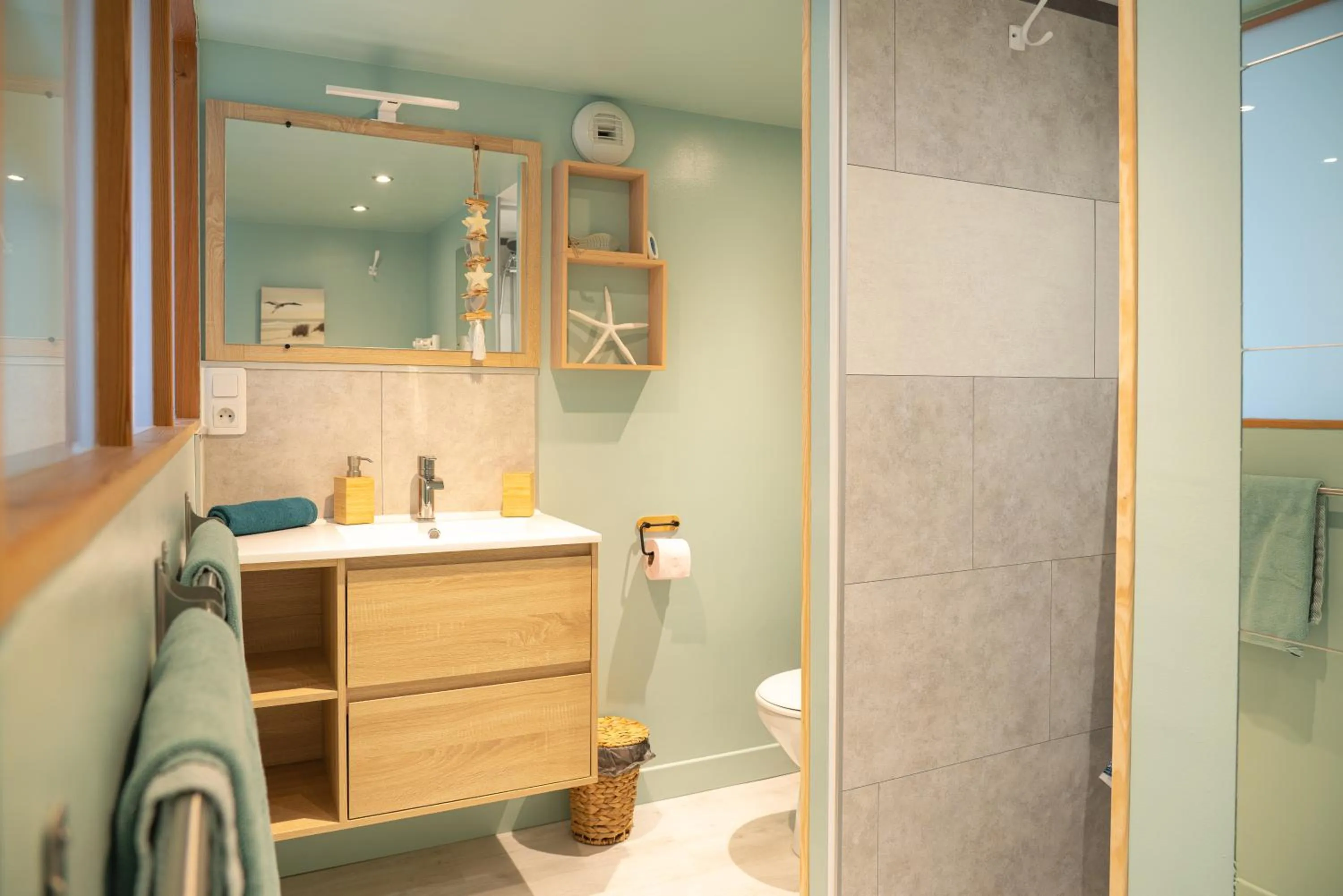 Bathroom in Les Chambres d'Hôtes de la Mer