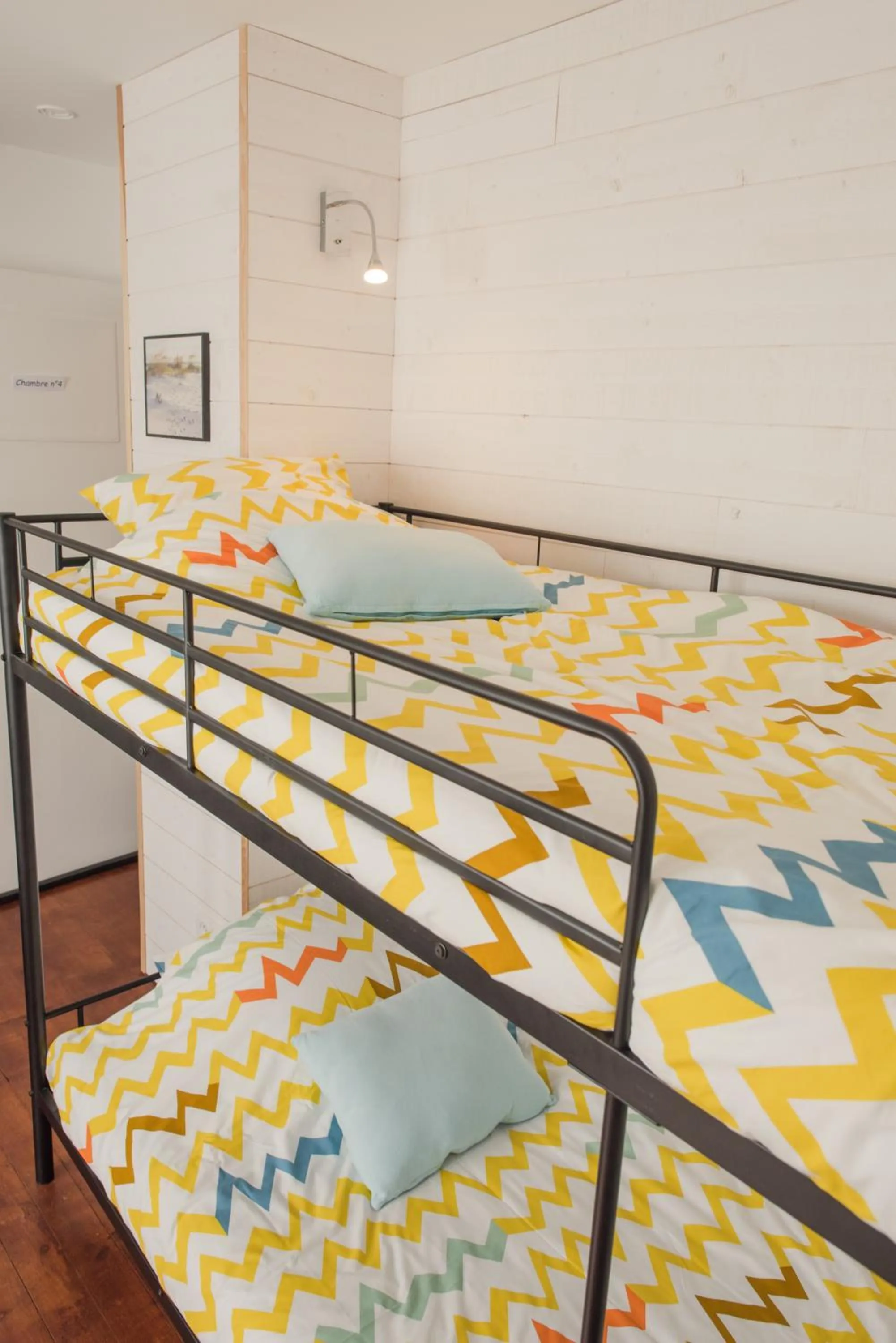 bunk bed, Bed in Les Chambres d'Hôtes de la Mer