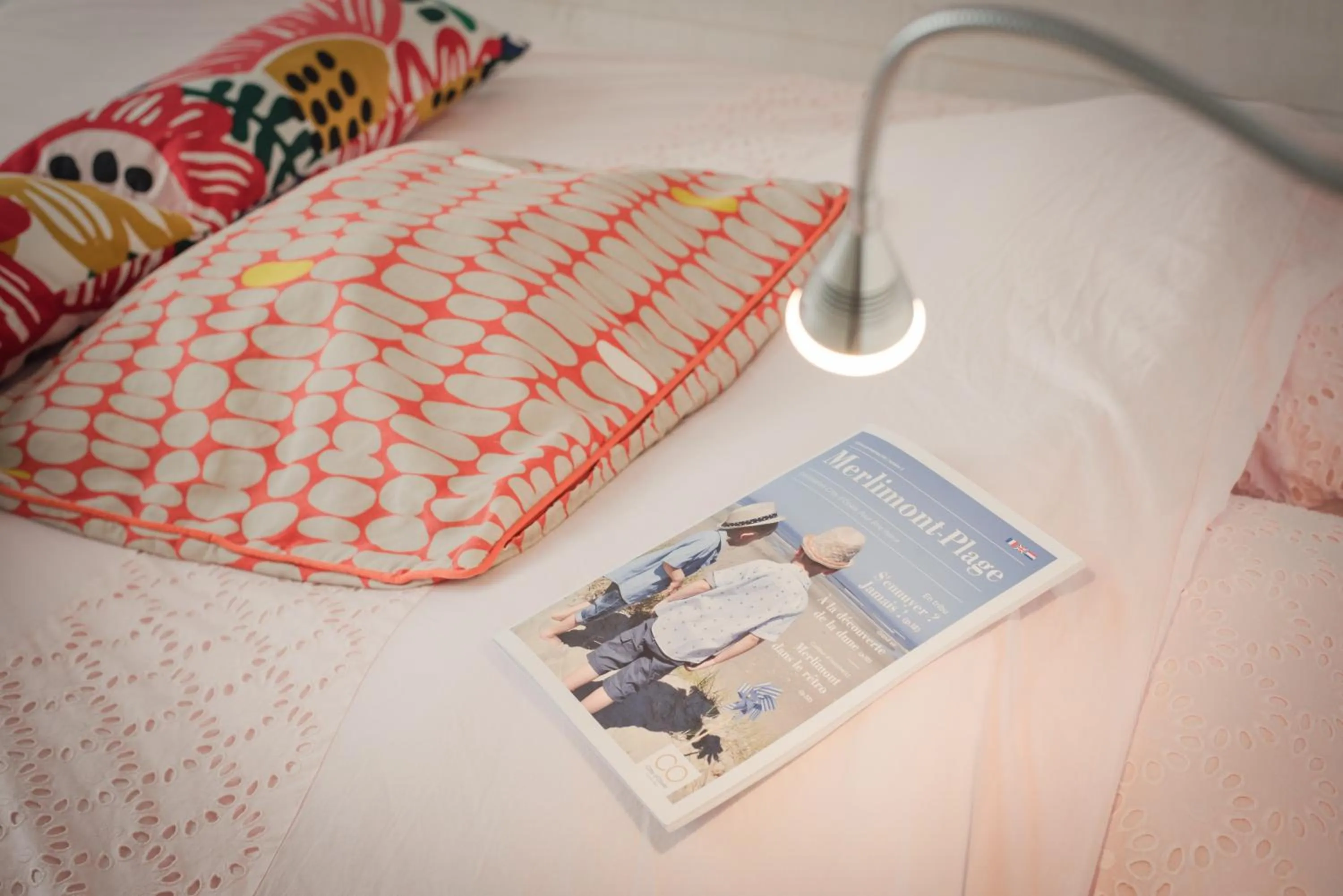 Bed in Les Chambres d'Hôtes de la Mer