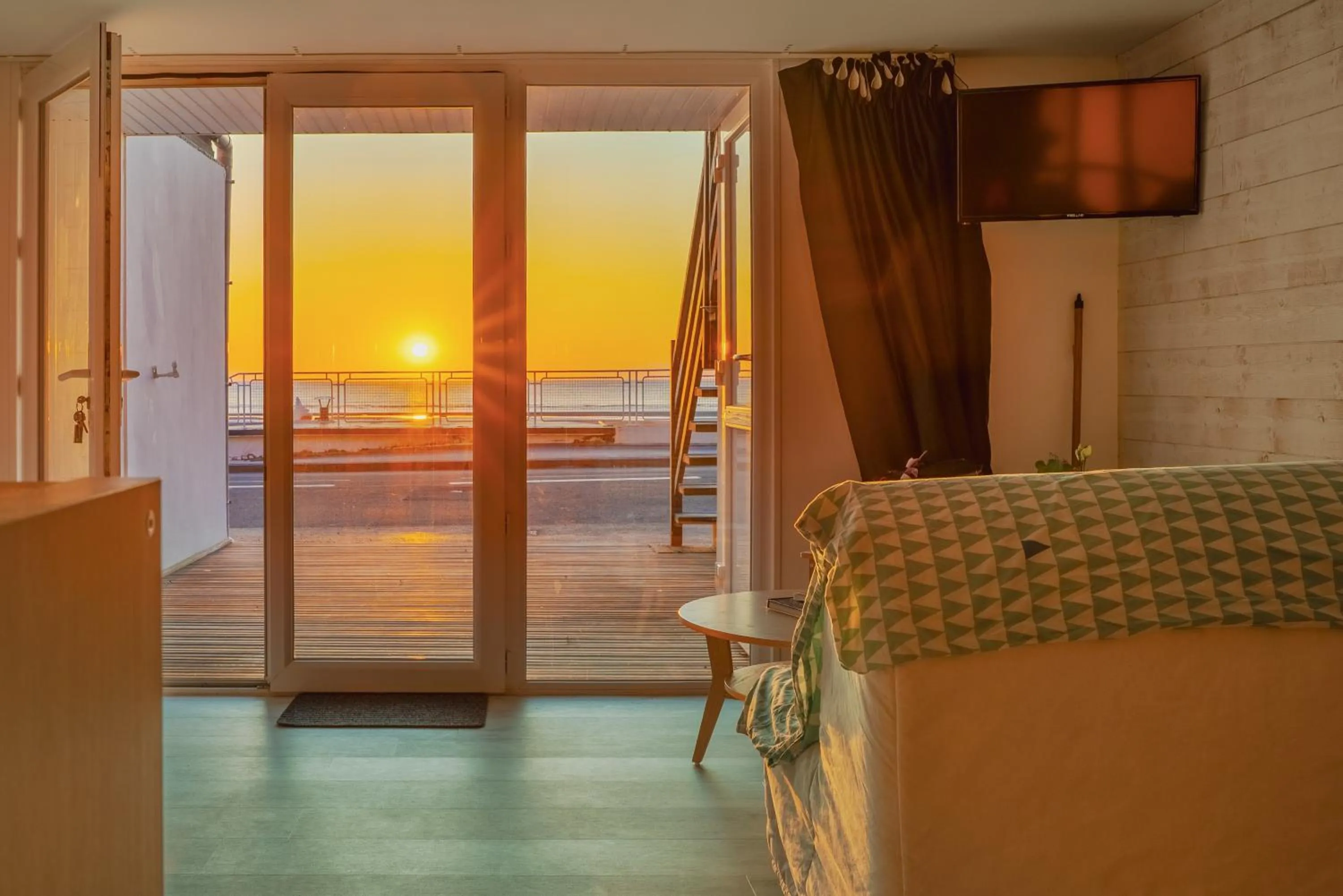 Property building, Bed in Les Chambres d'Hôtes de la Mer