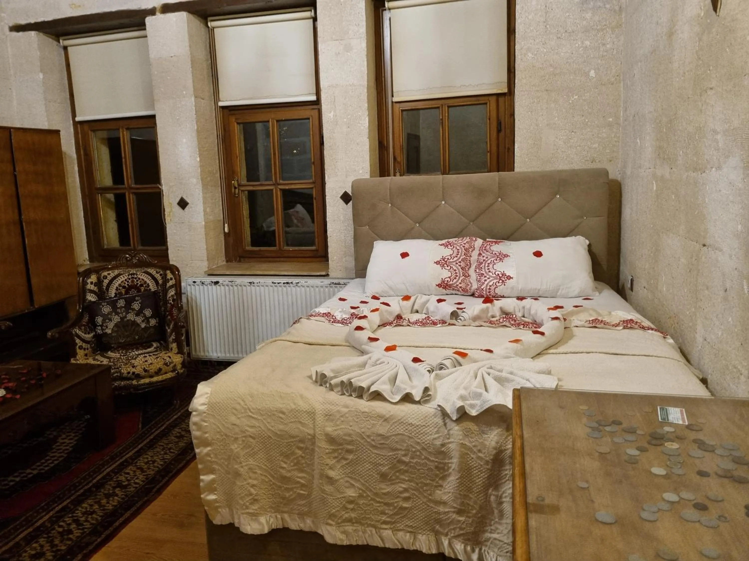 Seating area in Born Hotel