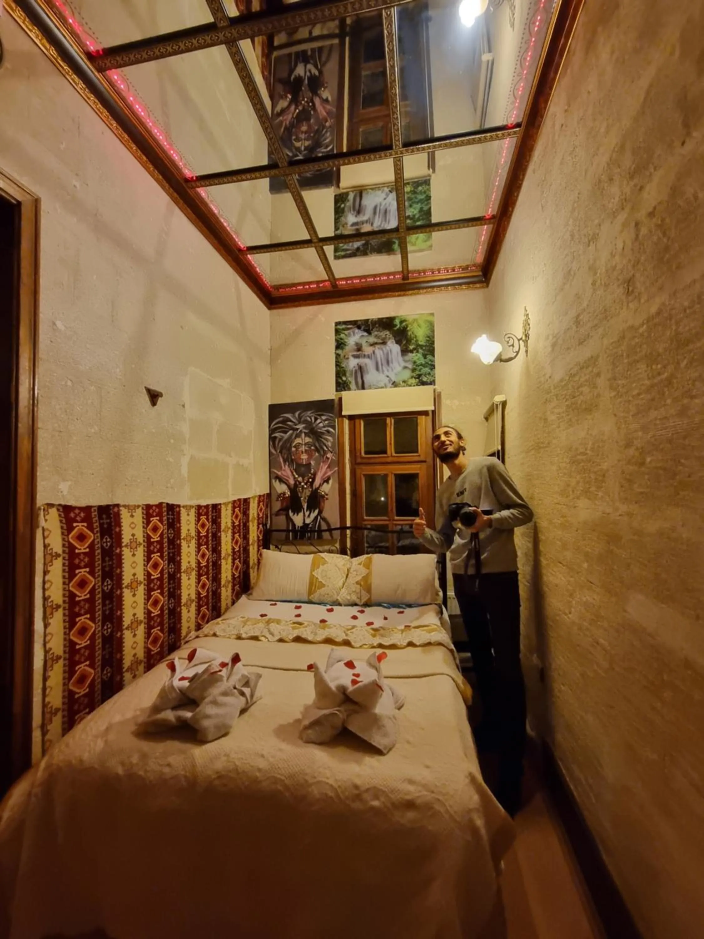 Photo of the whole room in Born Hotel