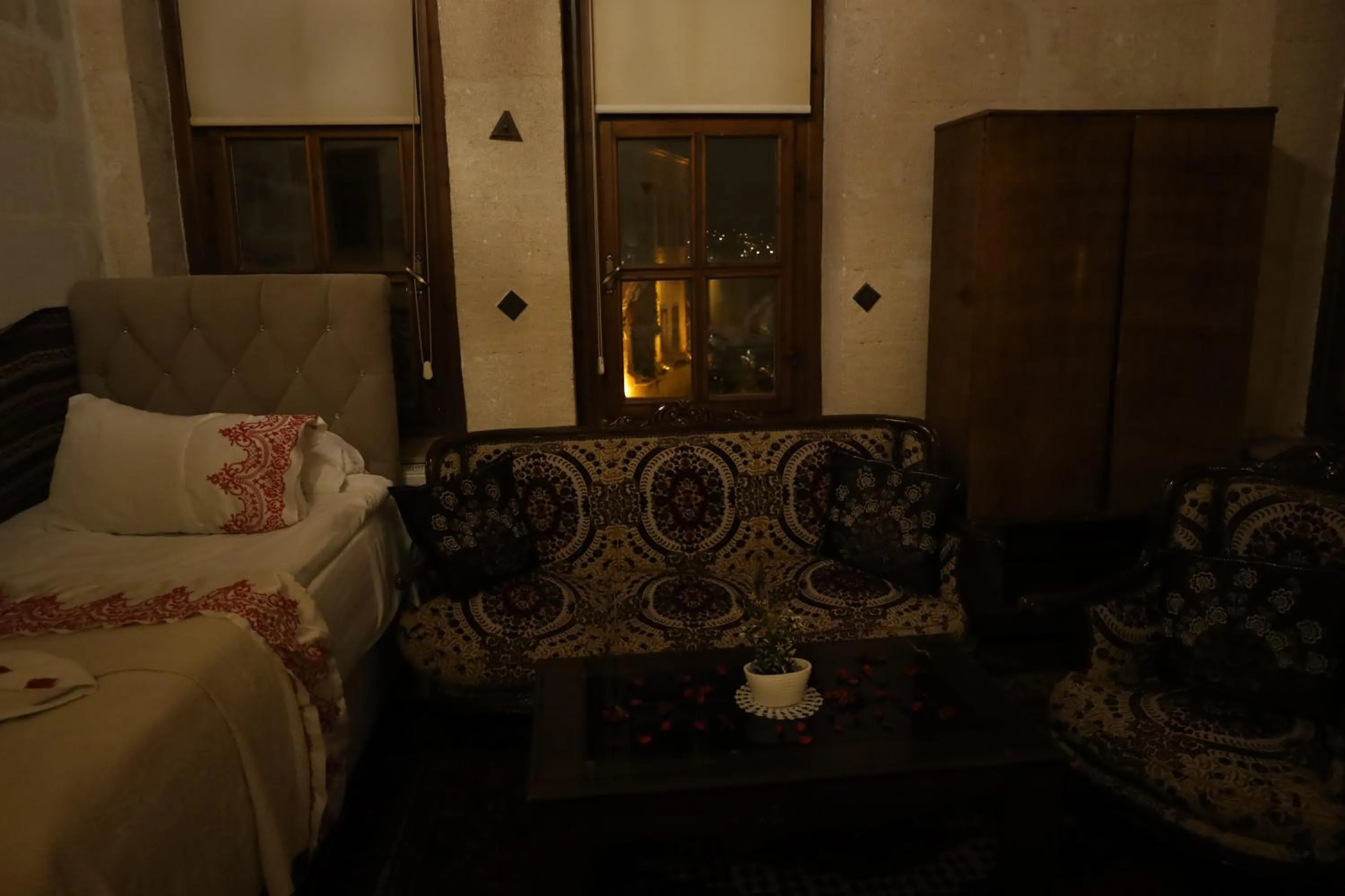 wardrobe in Born Hotel