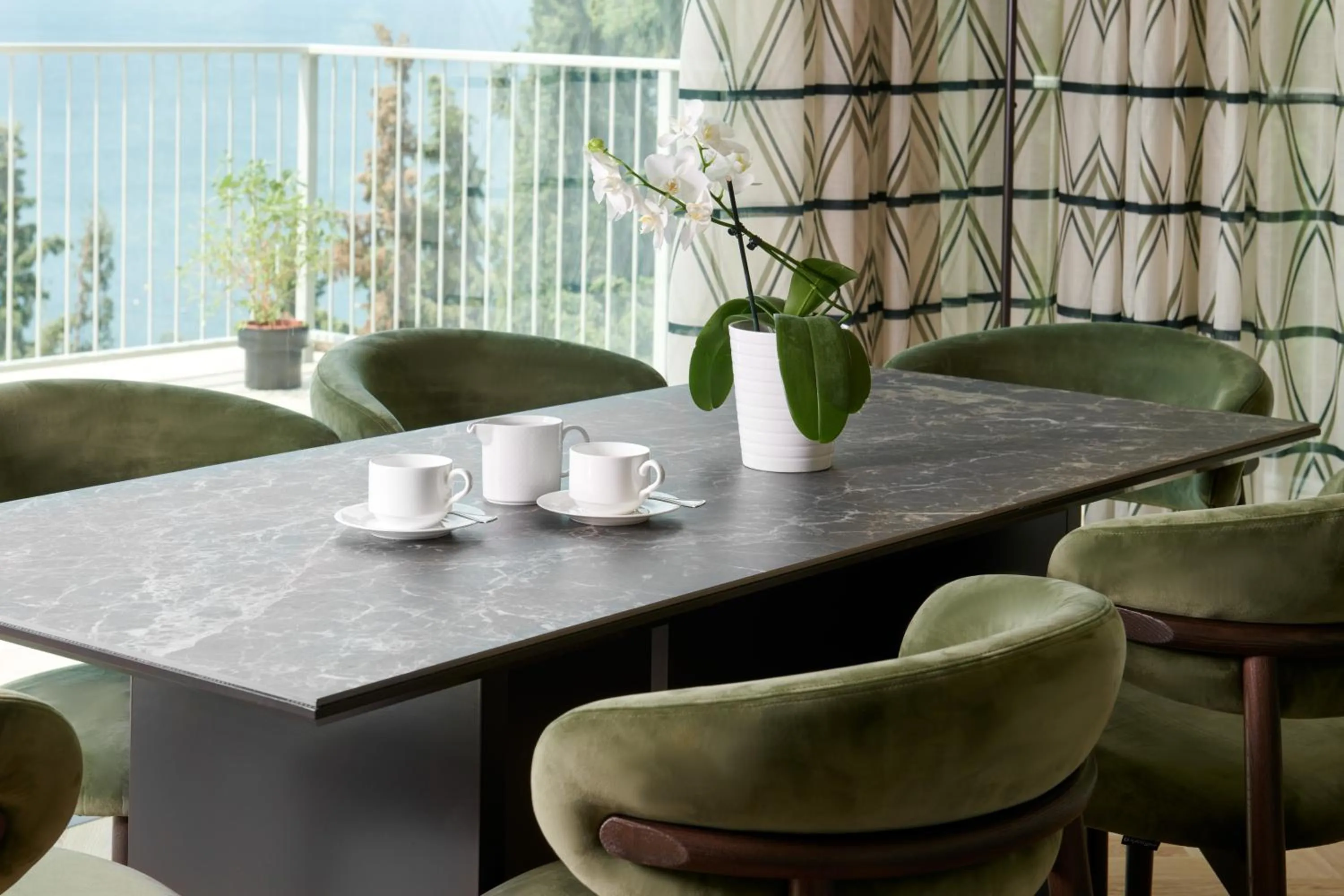 Dining area in Maximilian Suites