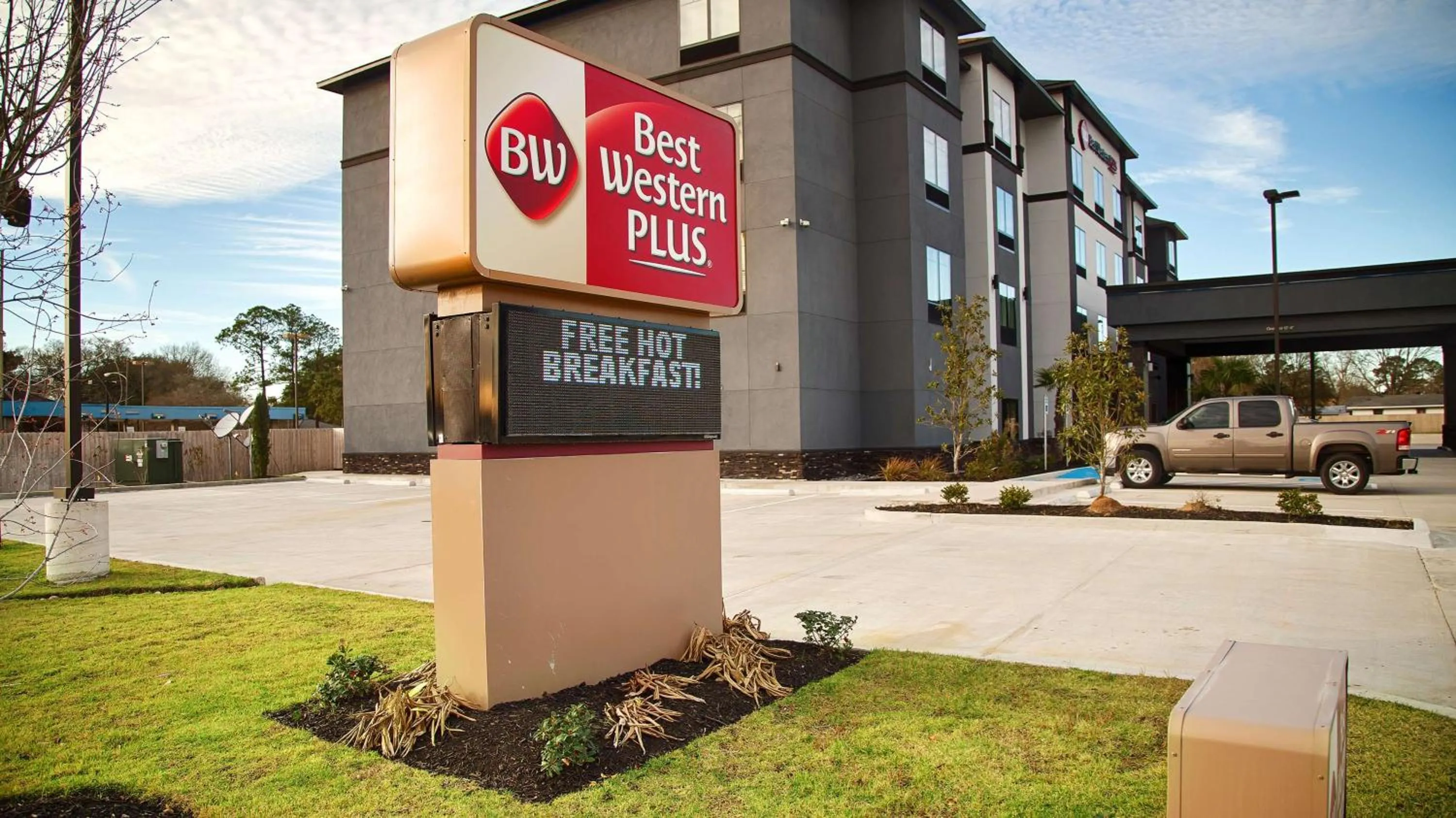 Property building in Best Western Plus Prien Lake Hotel & Suites - Lake Charles