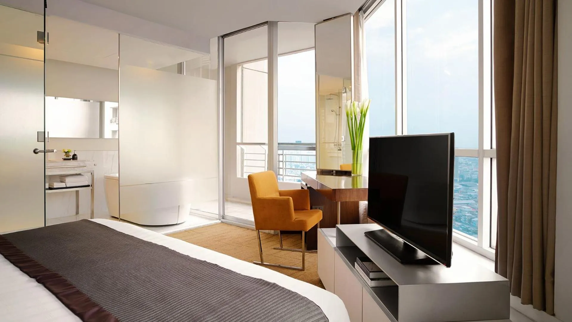 Bedroom, Bed in JC Kevin Sathorn Bangkok Hotel