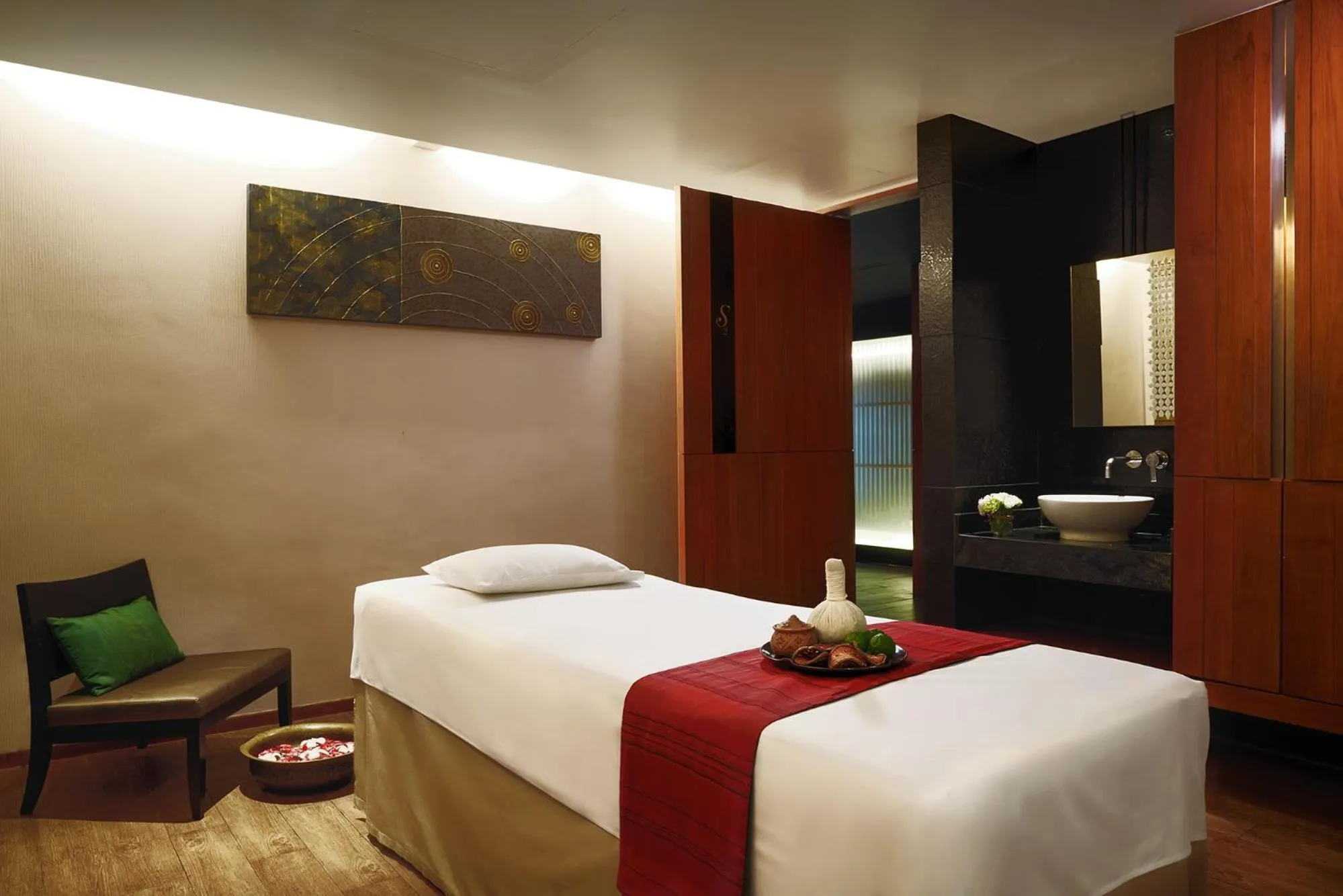 Massage, Bed in JC Kevin Sathorn Bangkok Hotel