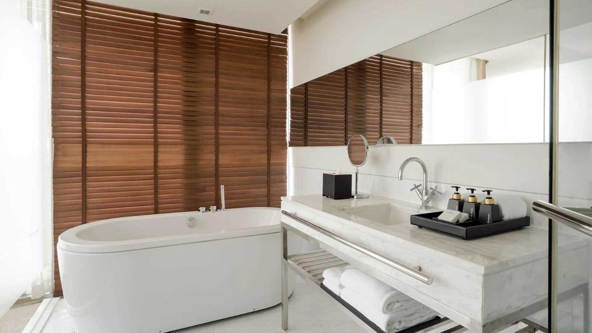 Bathroom in JC Kevin Sathorn Bangkok Hotel