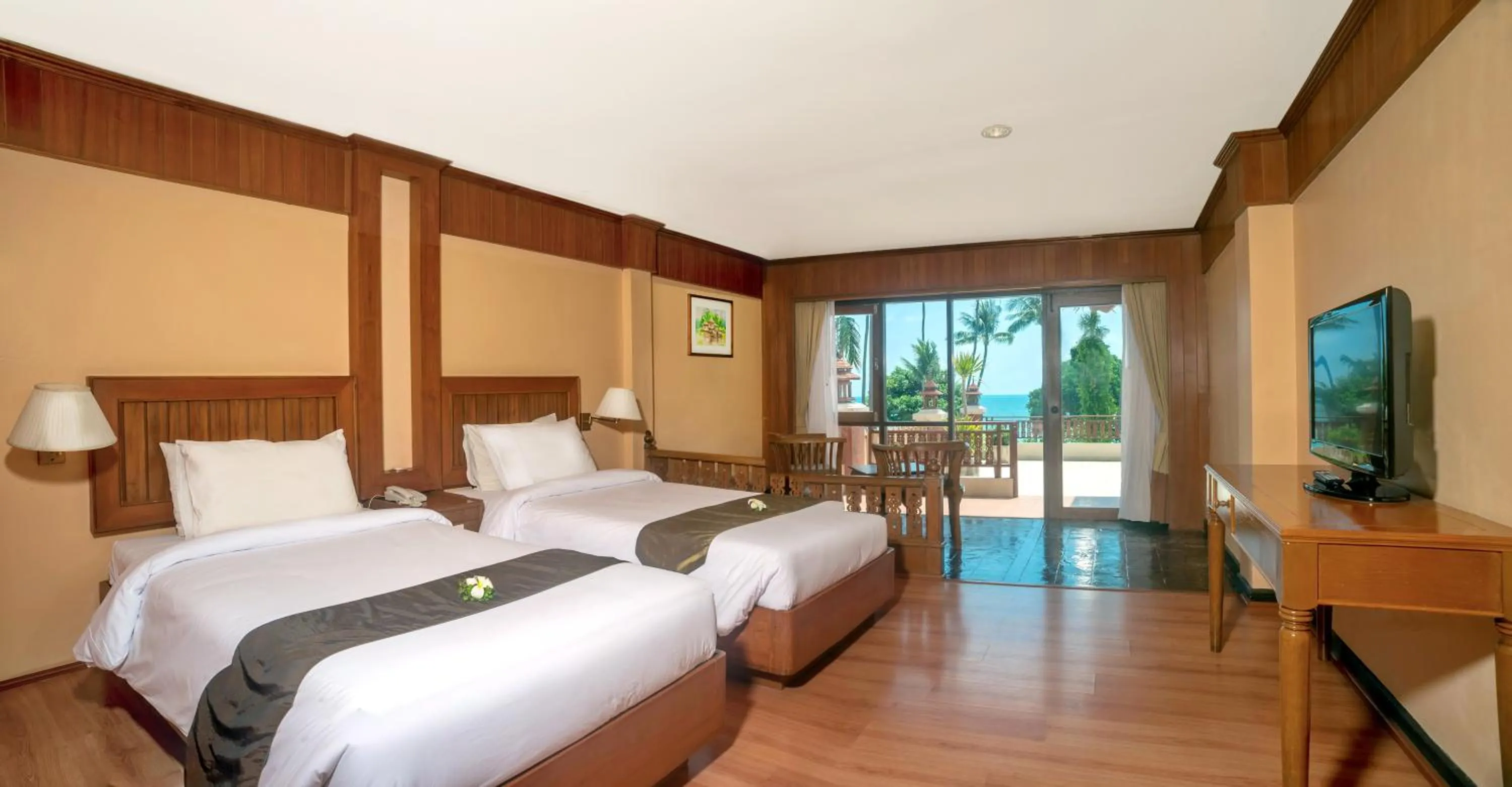 Bedroom, Bed in Aloha Resort