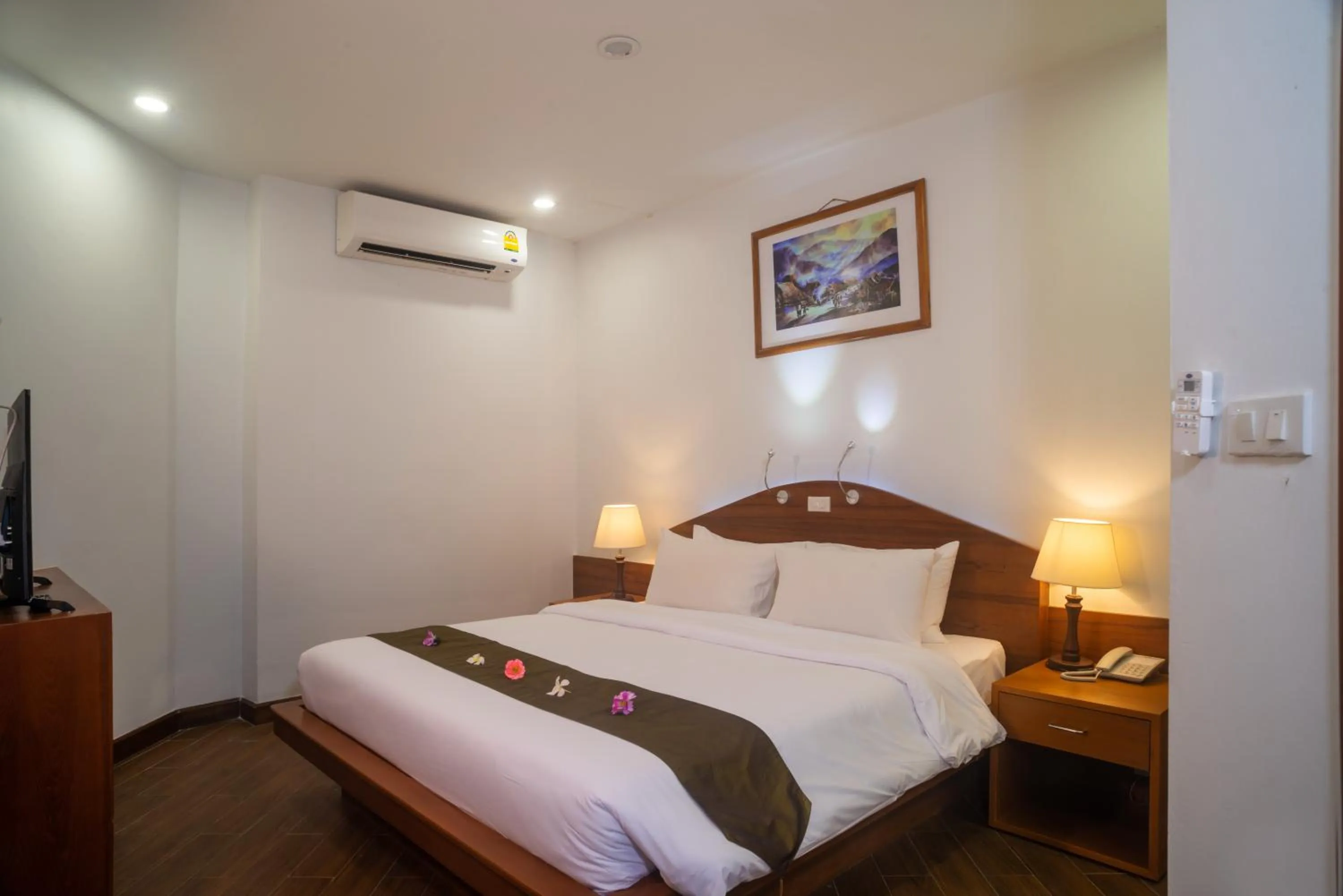 Bedroom, Bed in Aloha Resort