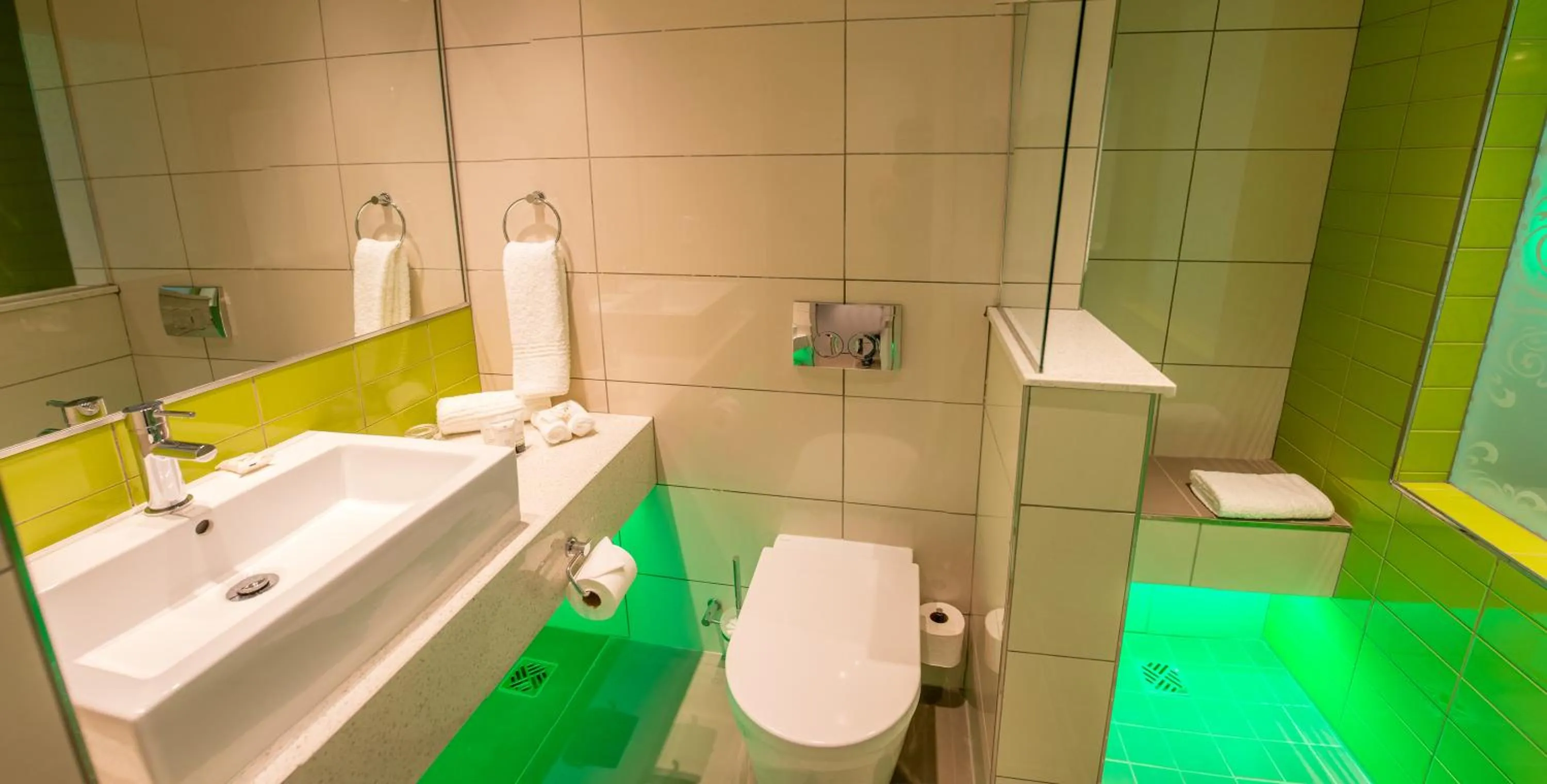 Bathroom in Peermont Metcourt - Thaba Moshate