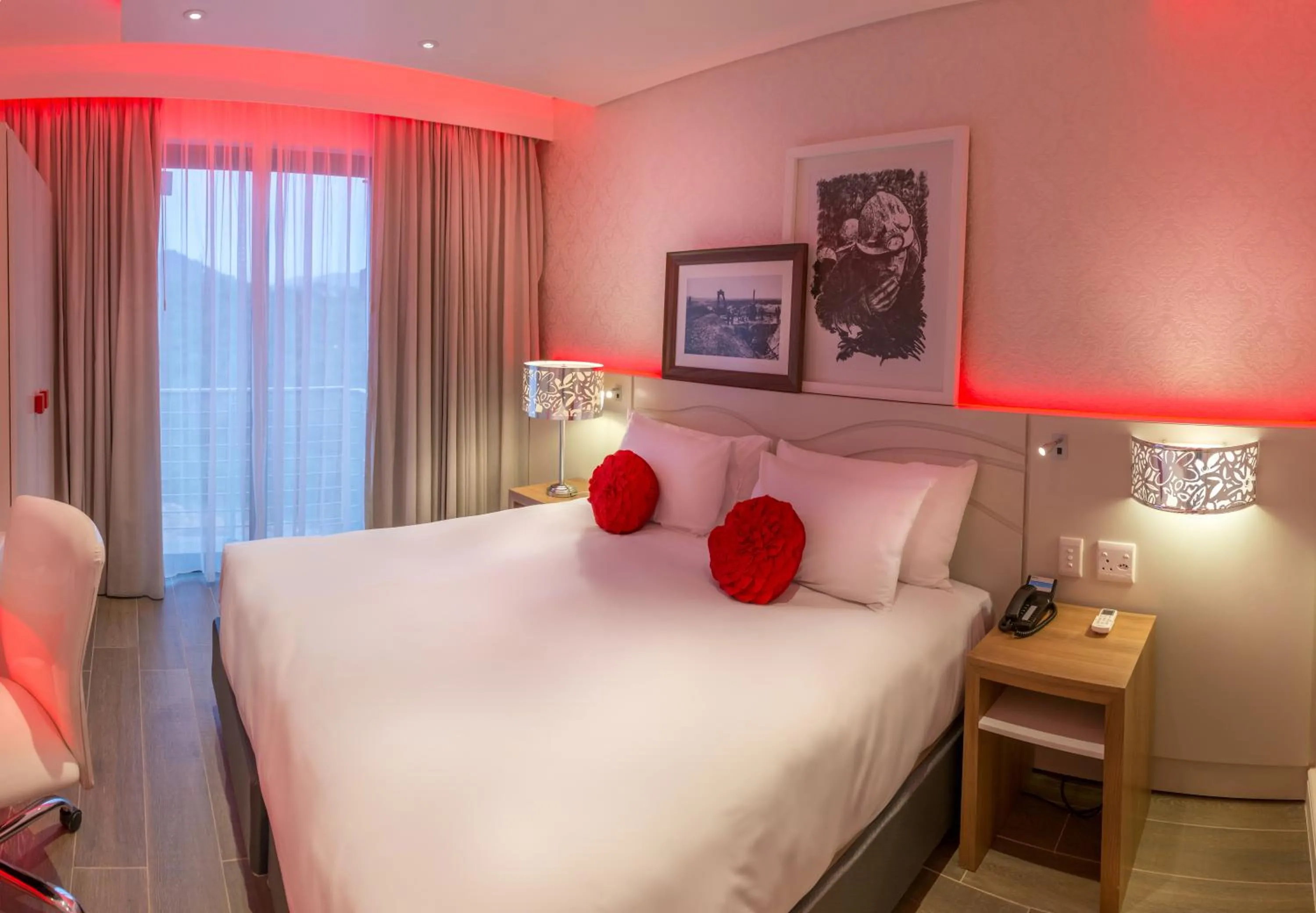 Bed in Peermont Metcourt - Thaba Moshate