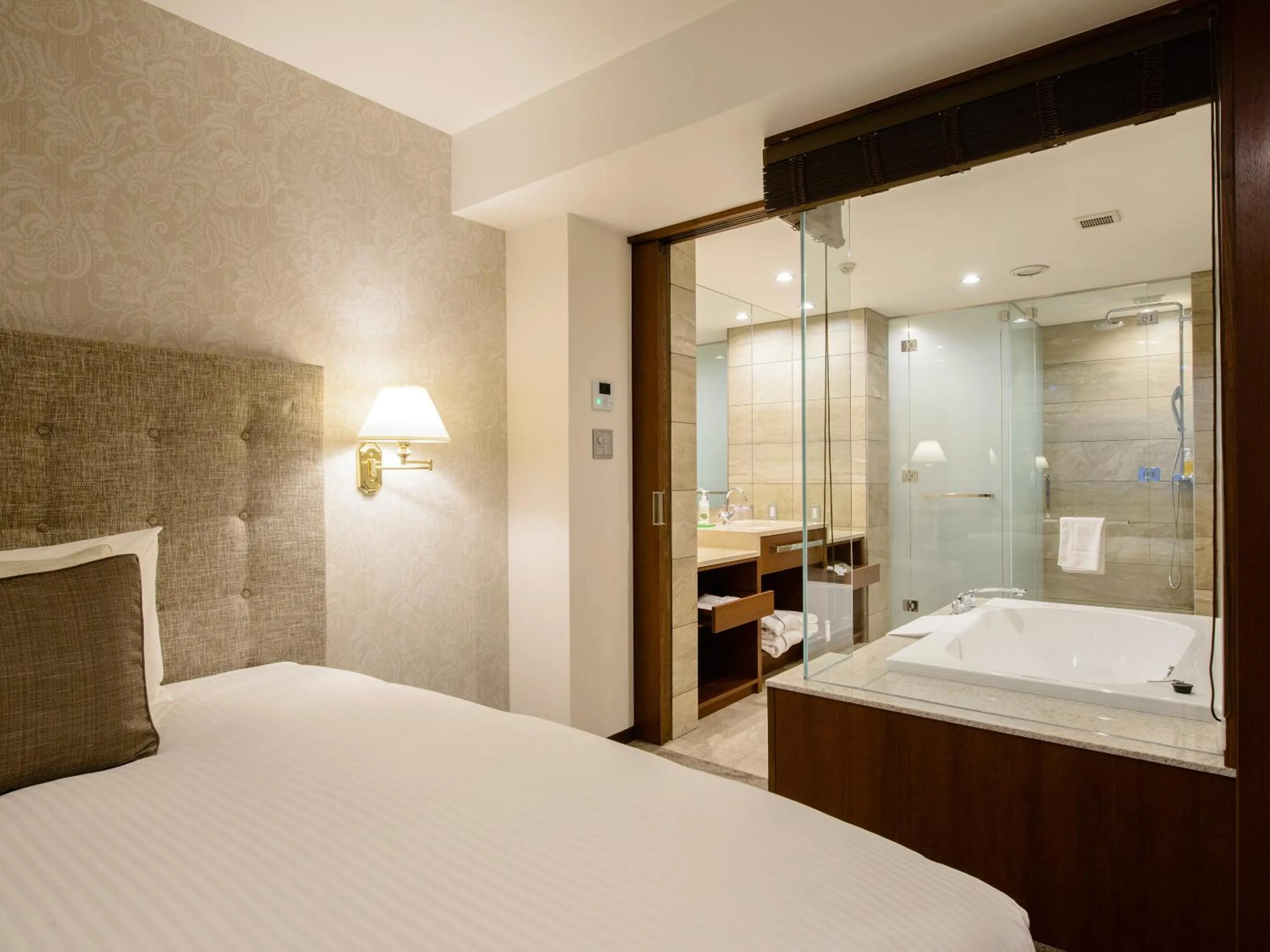 Photo of the whole room, Bed in Le Grand Kyu Karuizawa