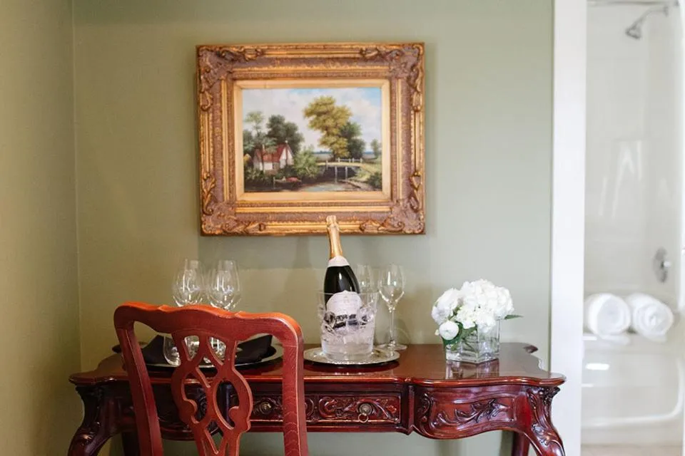 Bedroom in Riverbend Inn & Vineyard