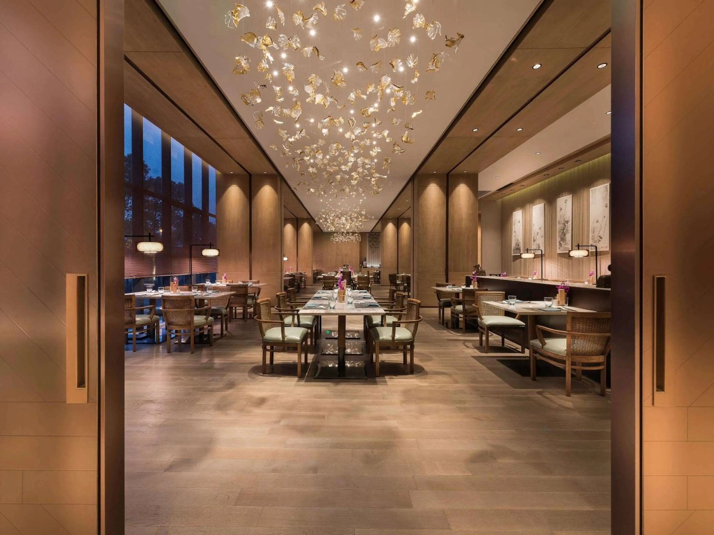 Restaurant/places to eat in Novotel Shanghai Clover