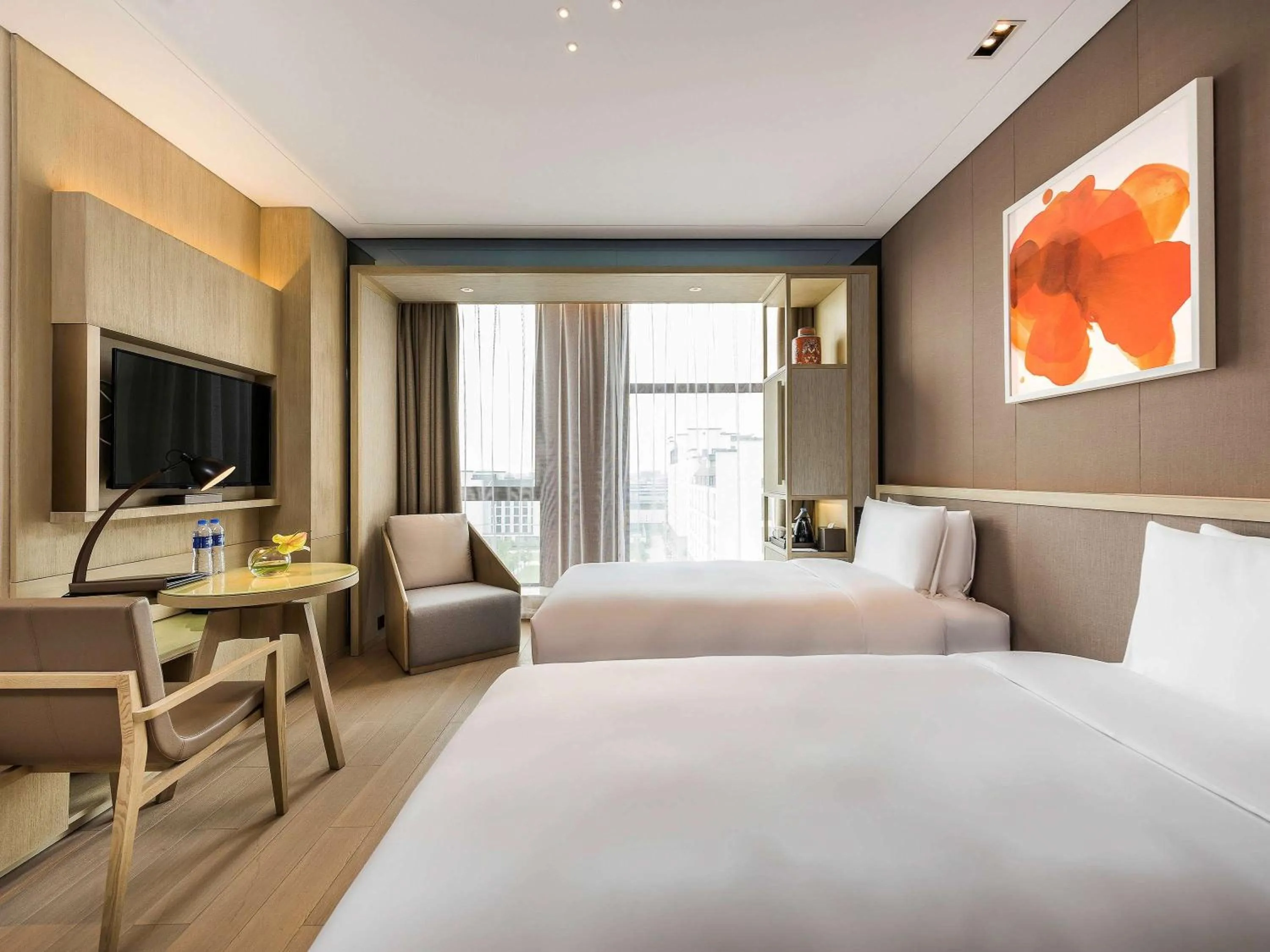 Photo of the whole room, Bed in Novotel Shanghai Clover