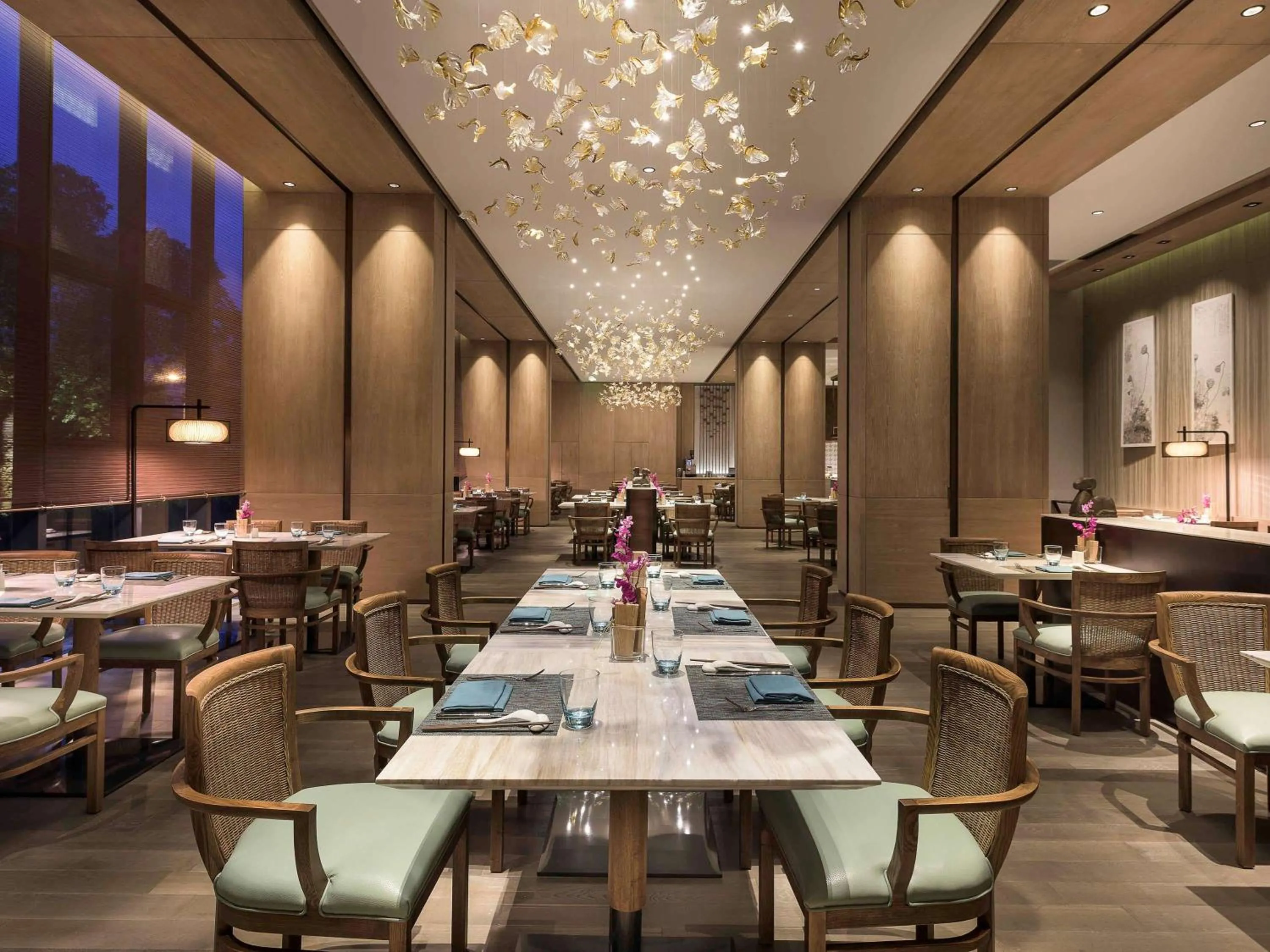 Restaurant/places to eat in Novotel Shanghai Clover