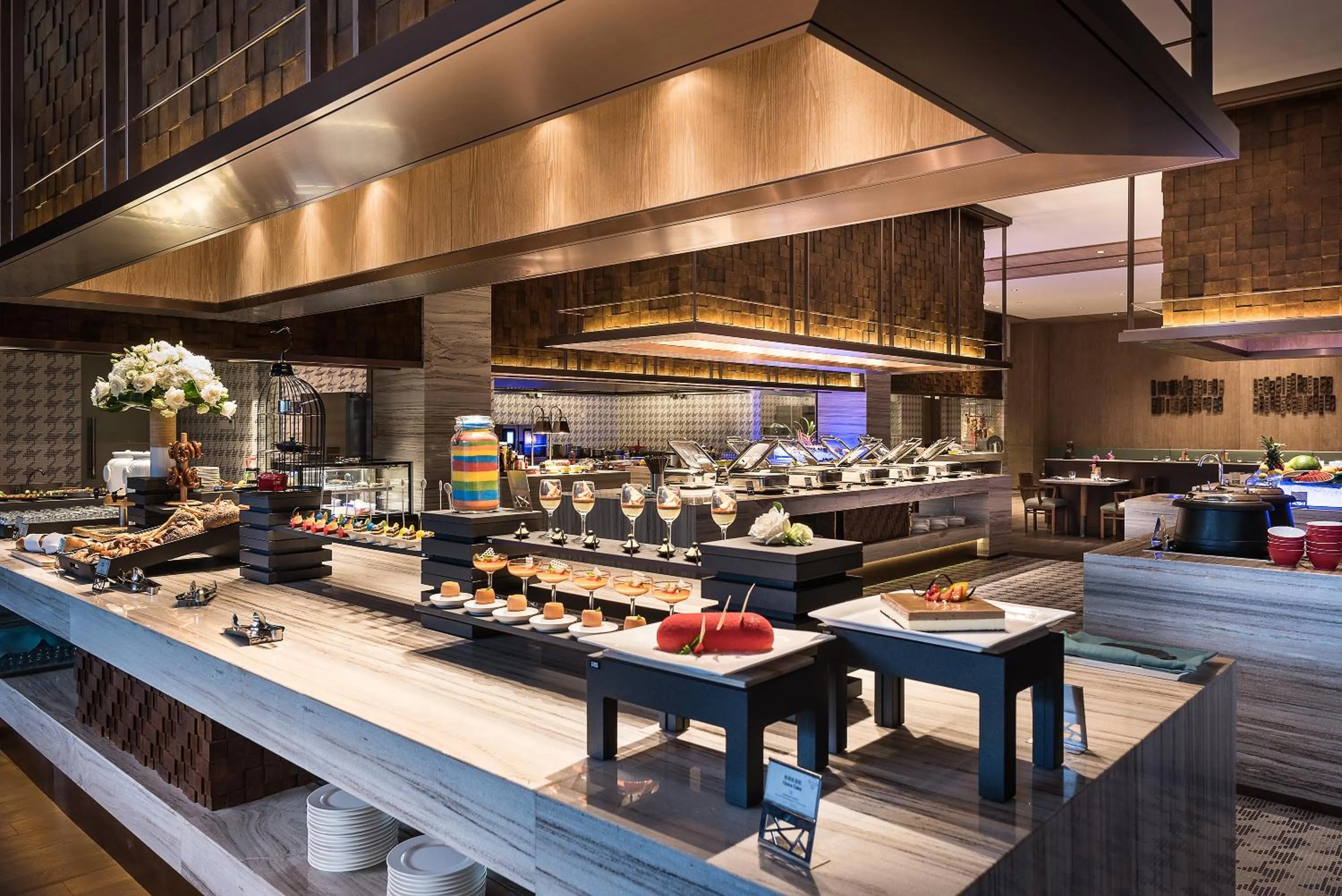 Restaurant/places to eat in Novotel Shanghai Clover