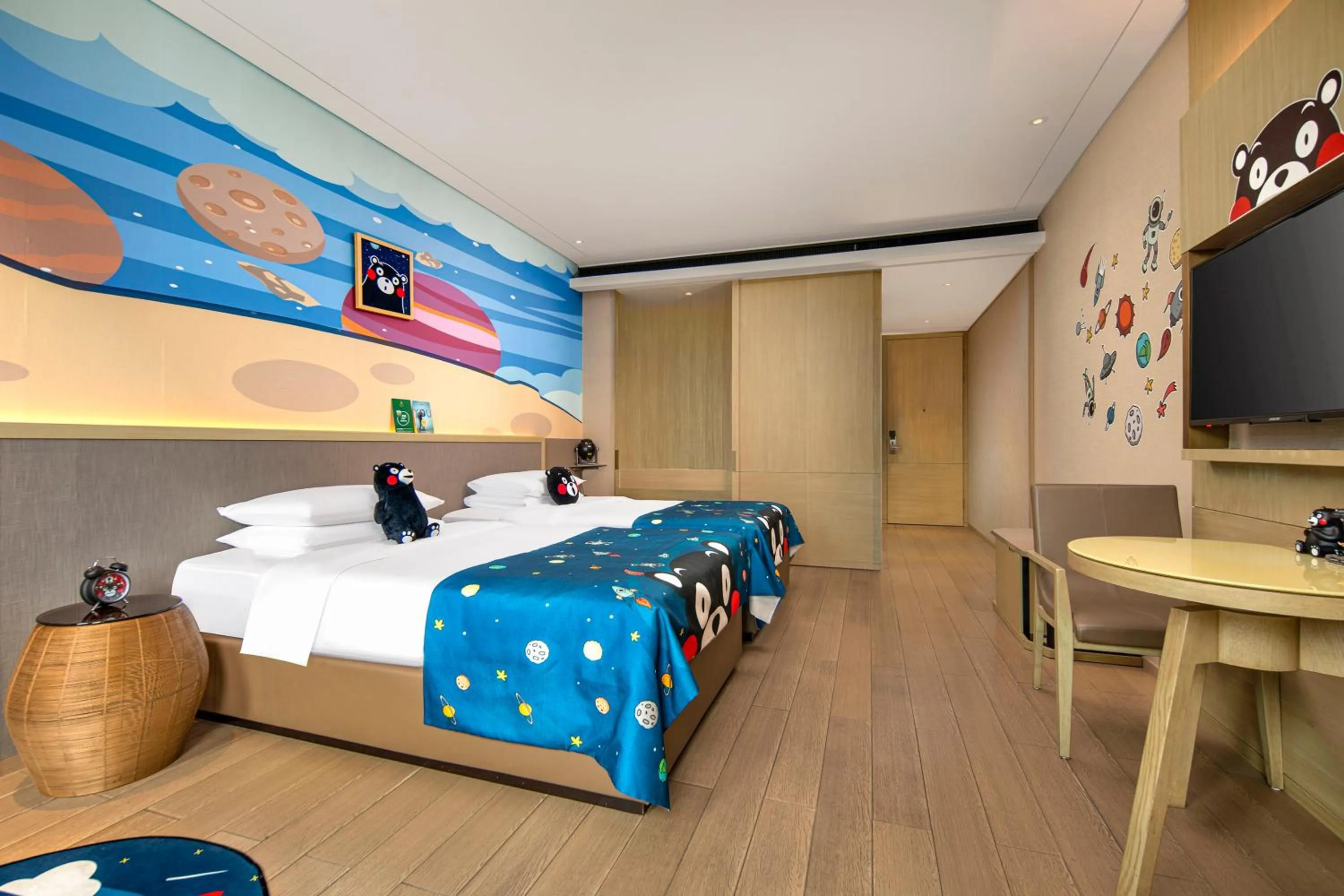 Photo of the whole room, Bed in Novotel Shanghai Clover