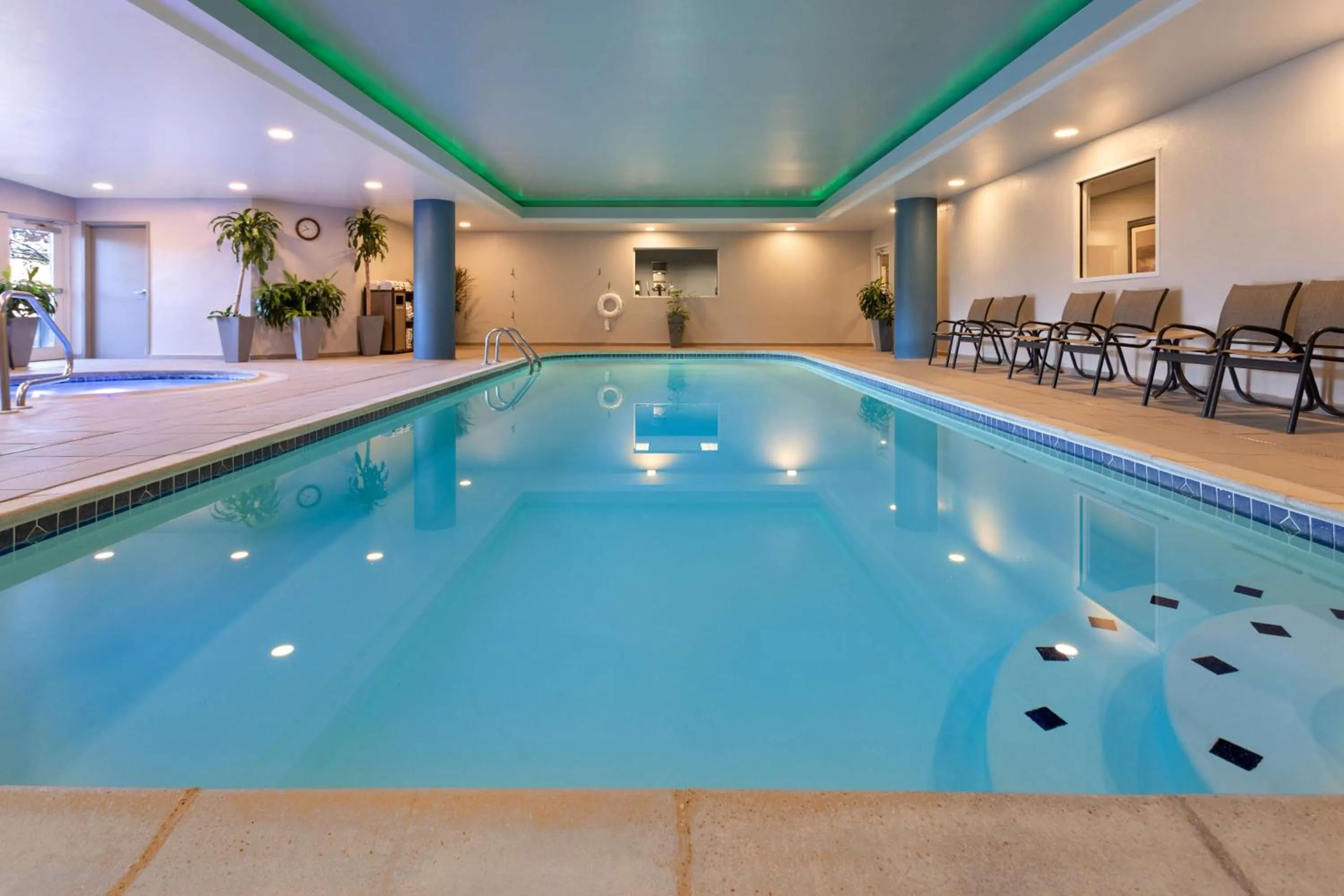 Pool view in Hampton Inn & Suites Wells-Ogunquit