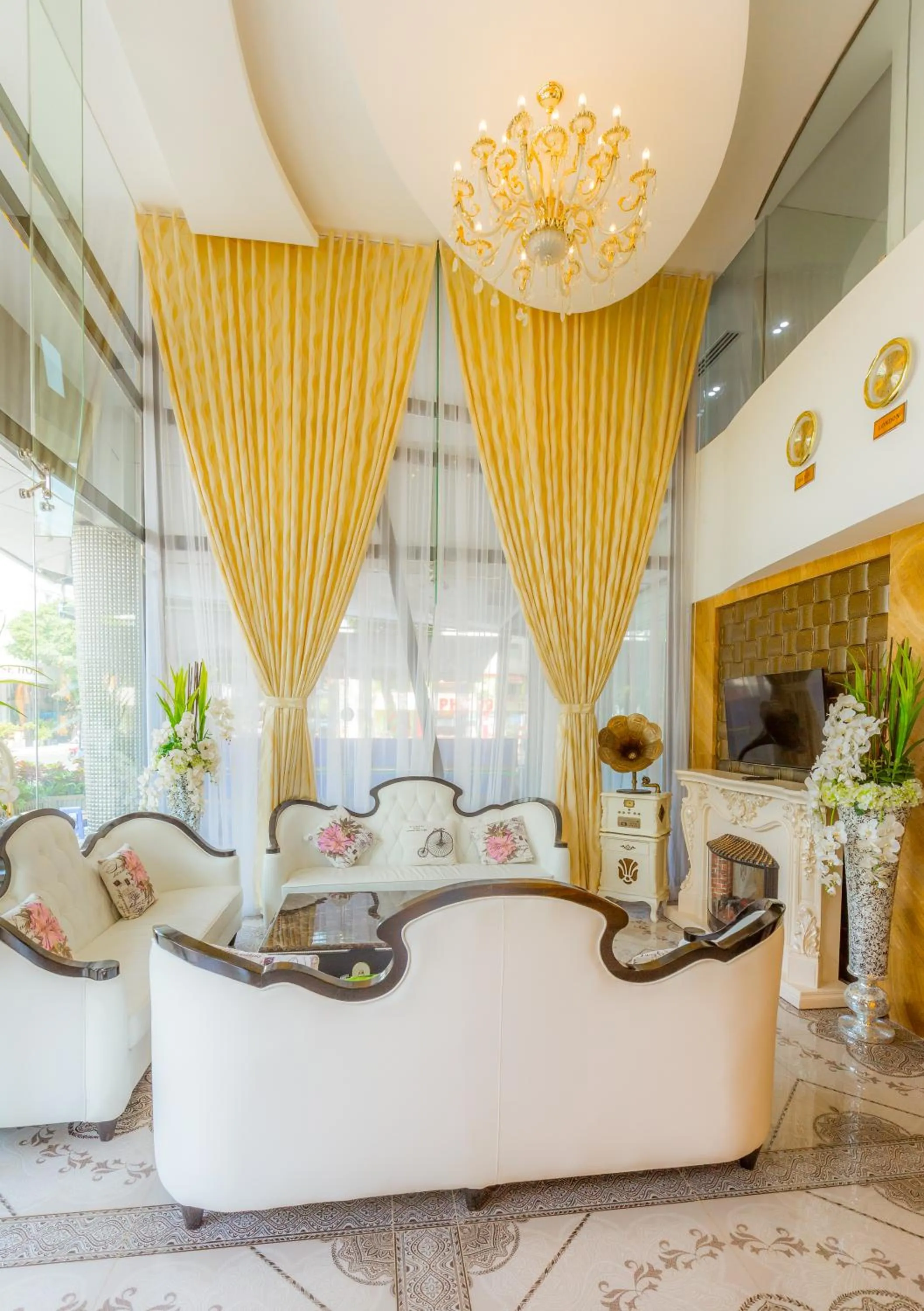 Property building in Hoang Trieu Hotel