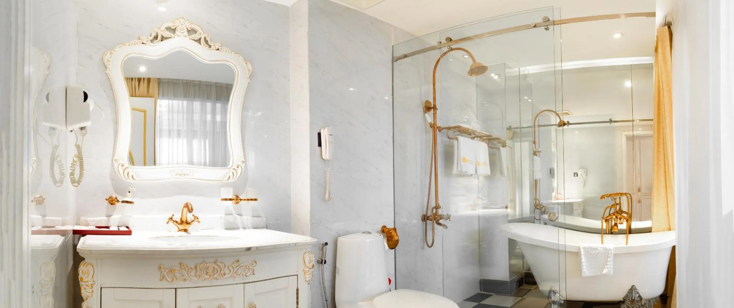 Bathroom in Hoang Trieu Hotel