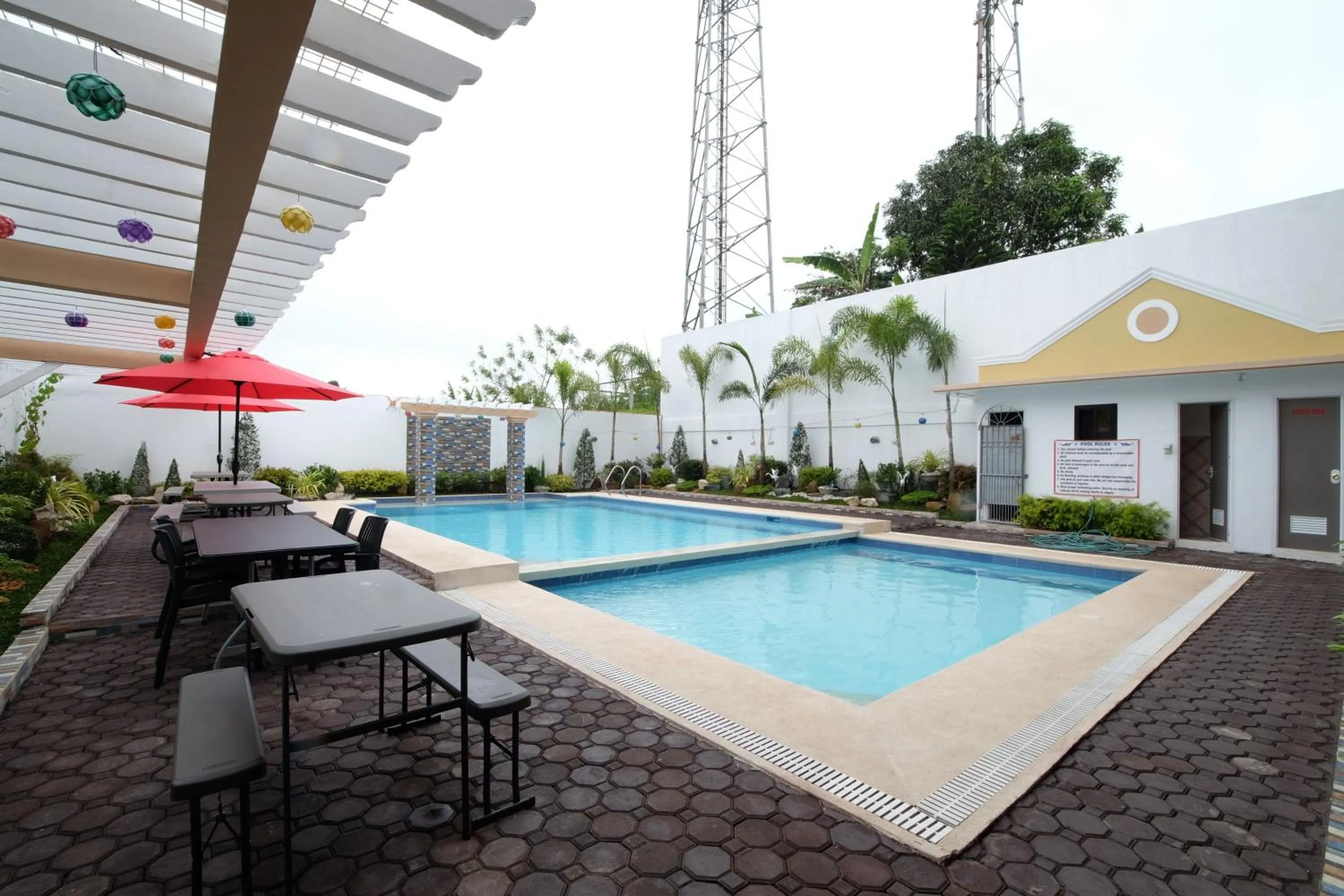 Swimming pool in Hotel Georgina