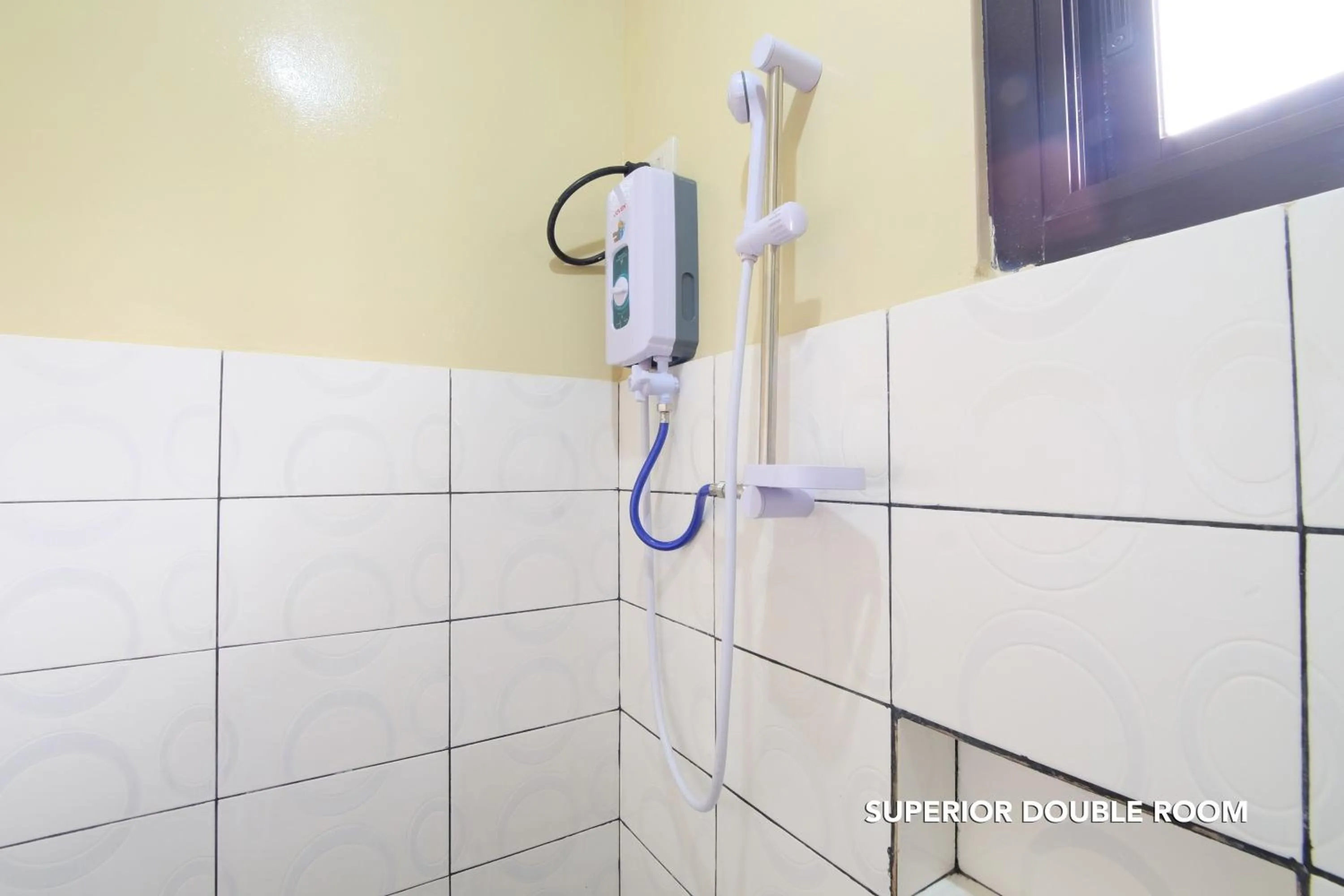 Shower in Hotel Georgina