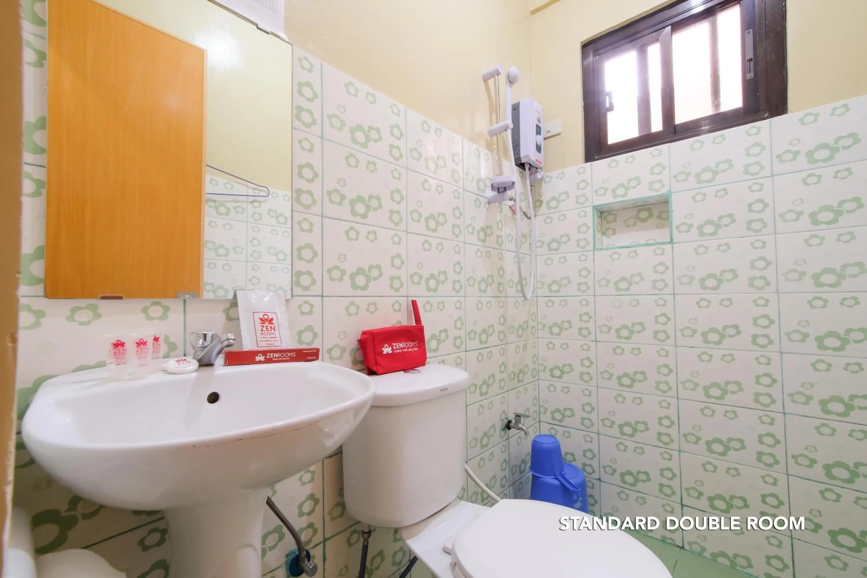 Toilet in Hotel Georgina