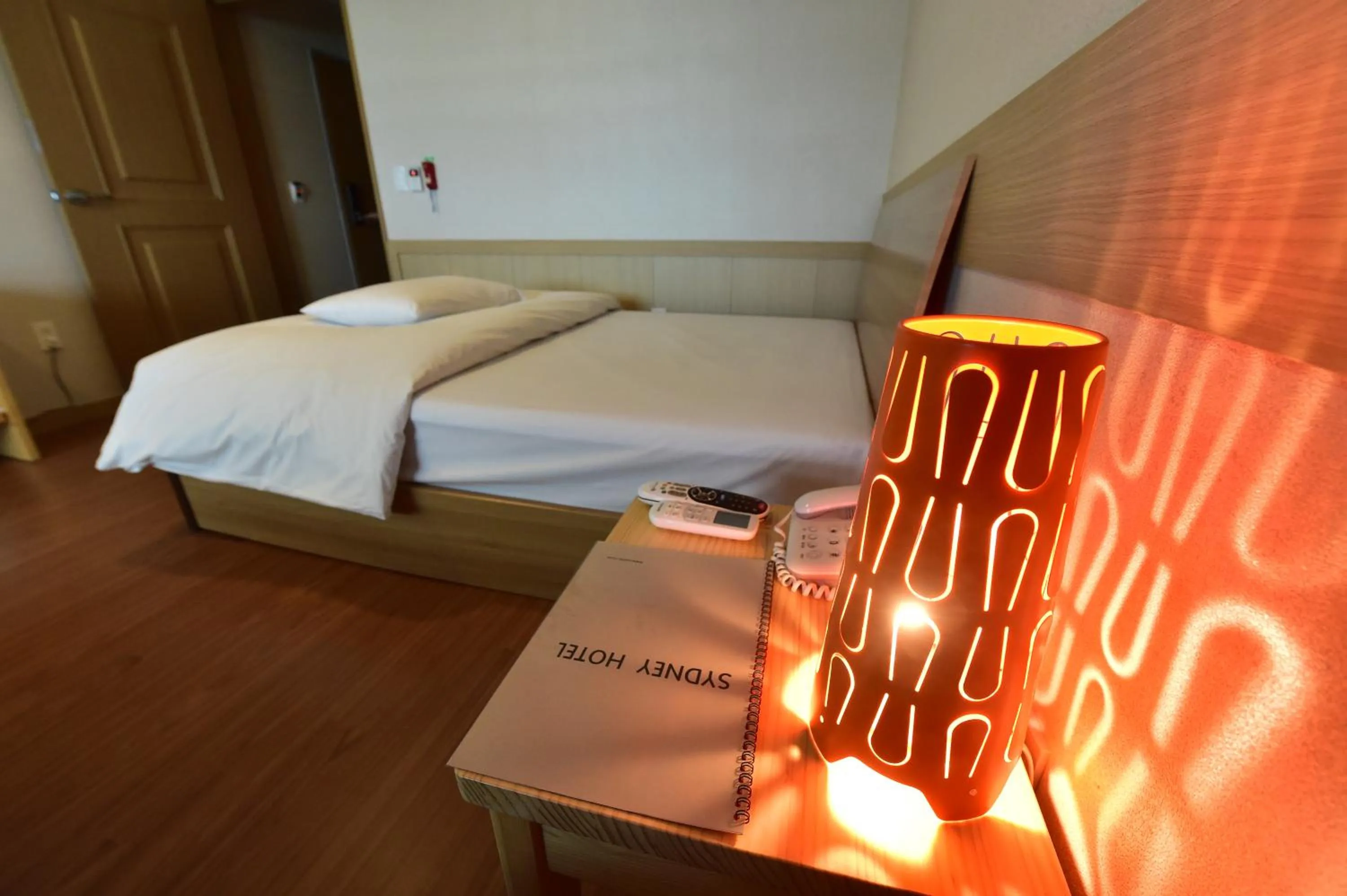 Property building in Fantastic Ocean View Sydney Hotel