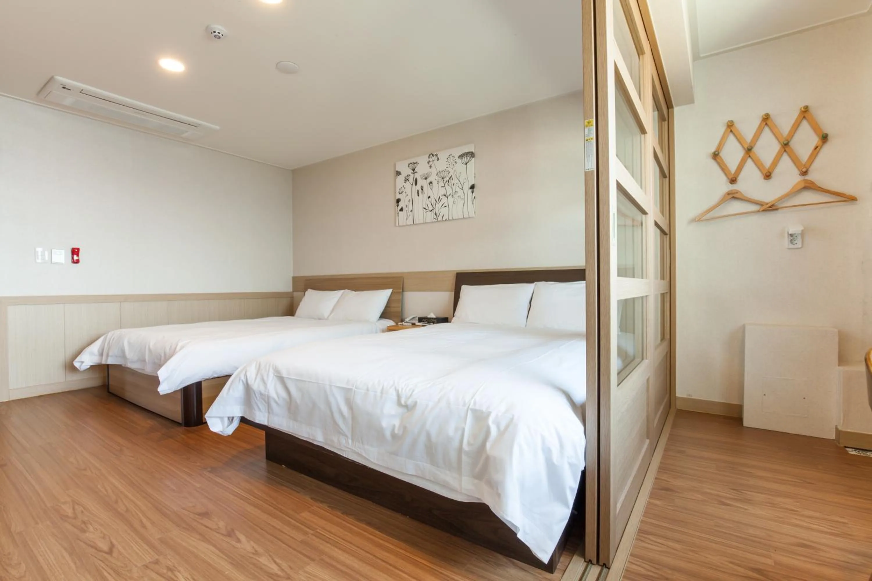 Bed in Fantastic Ocean View Sydney Hotel