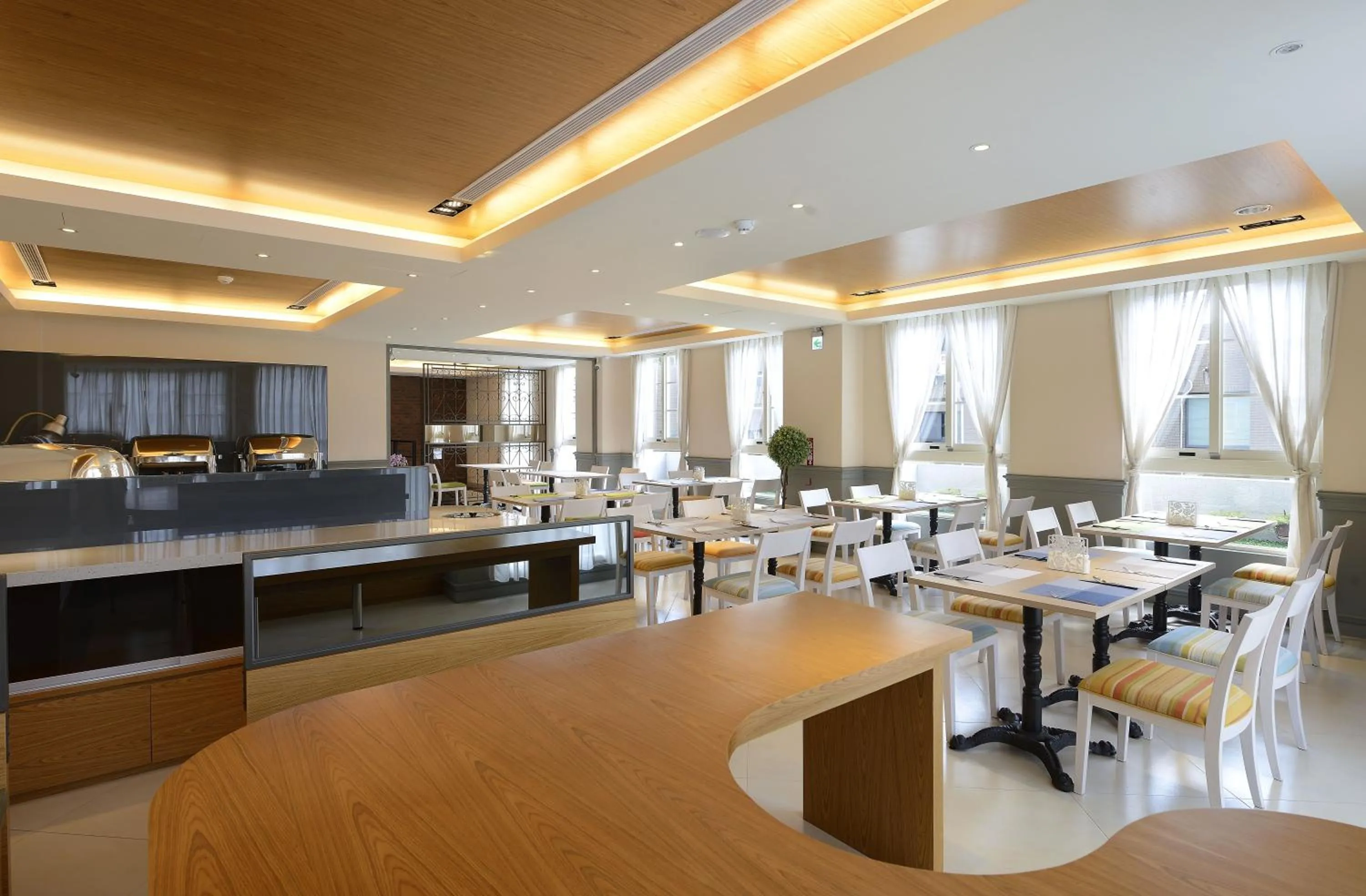 Restaurant/places to eat in Caffir Garden Hotel