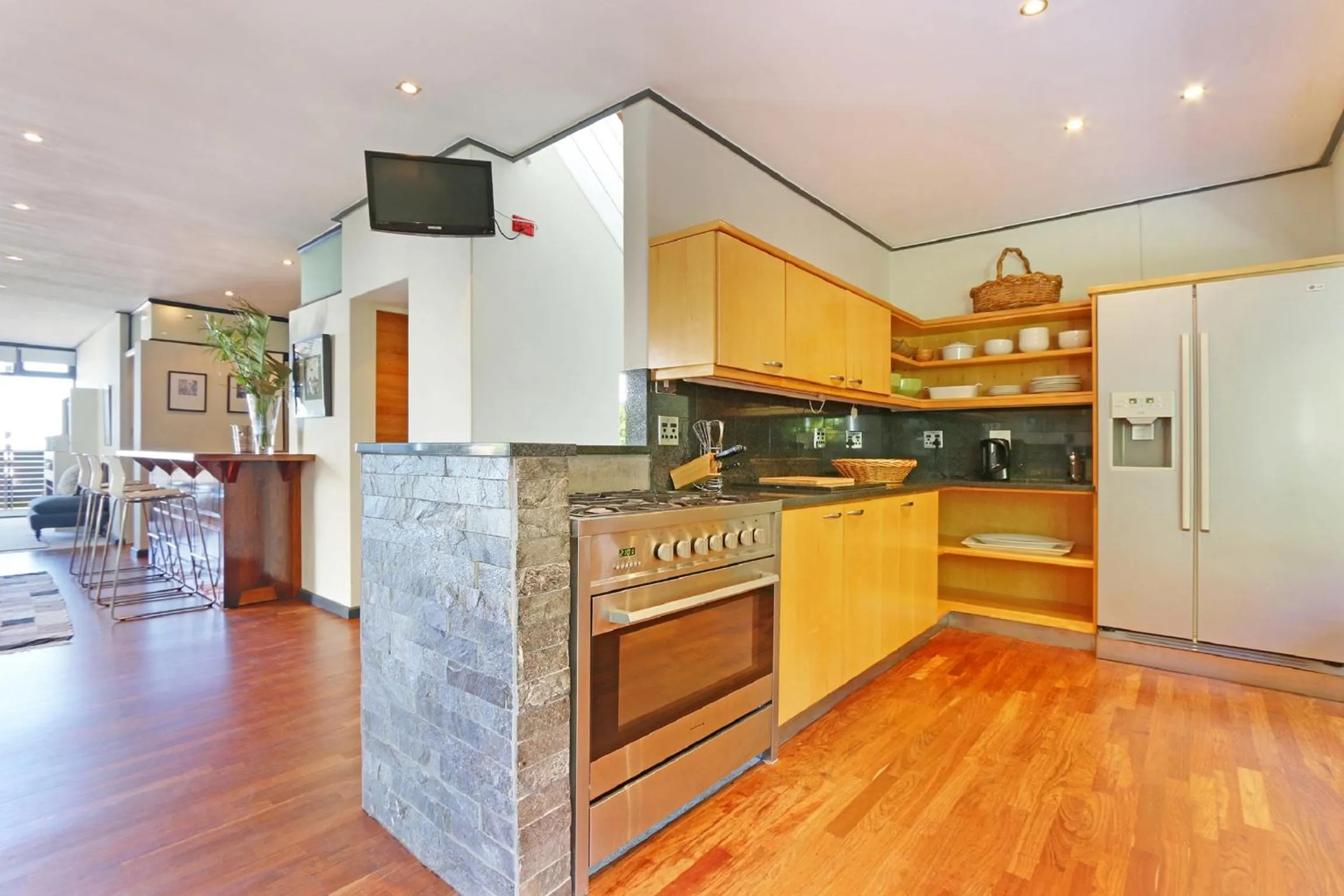 Kitchen or kitchenette in Villa Aqua by Totalstay