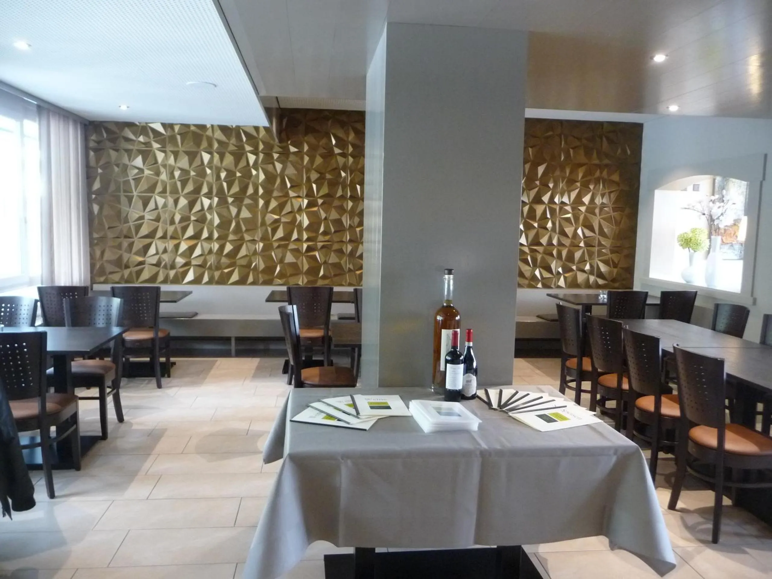 Restaurant/places to eat in Hotel Bahnhof