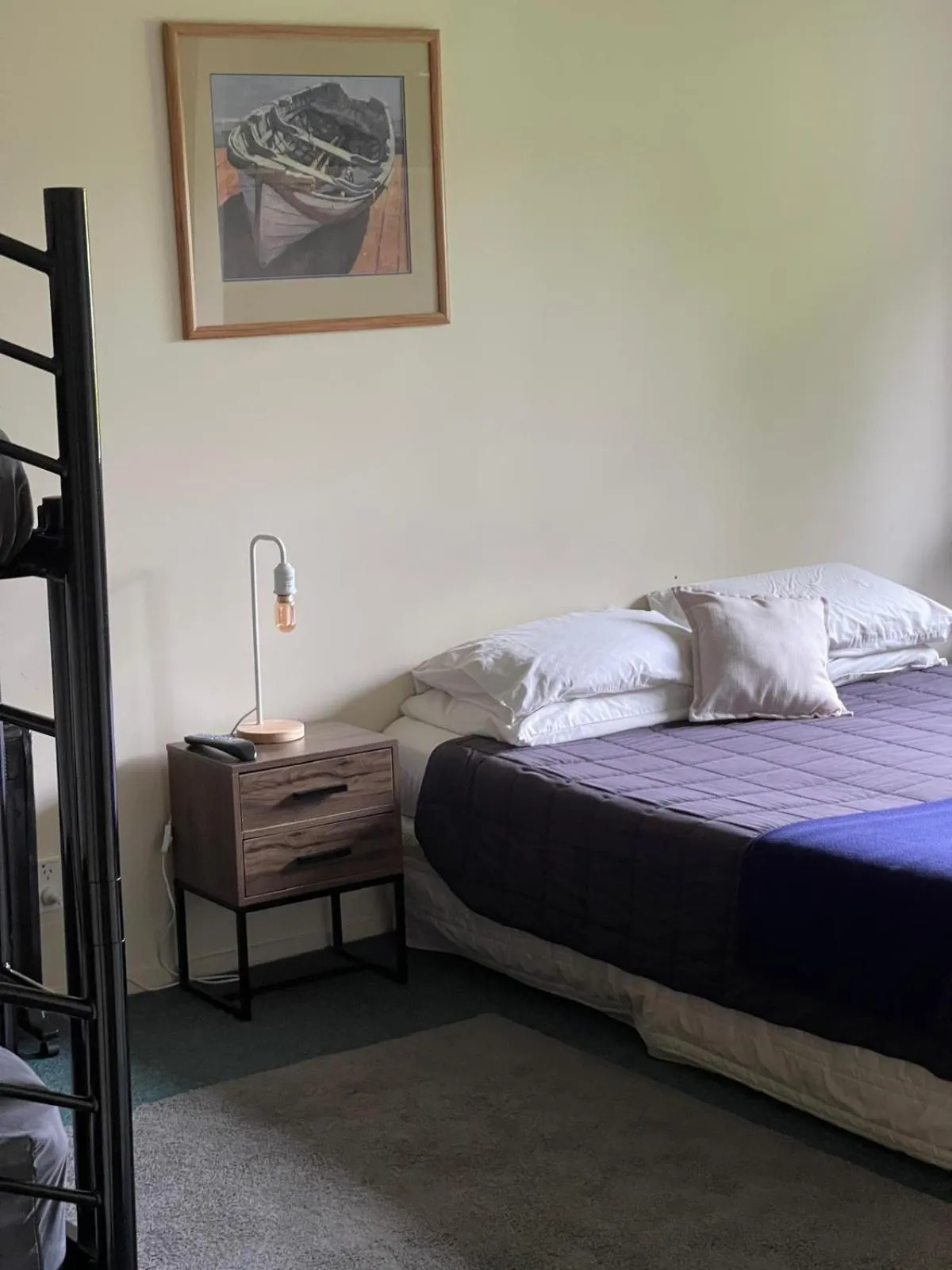 Bed in Howard's Mountain Lodge