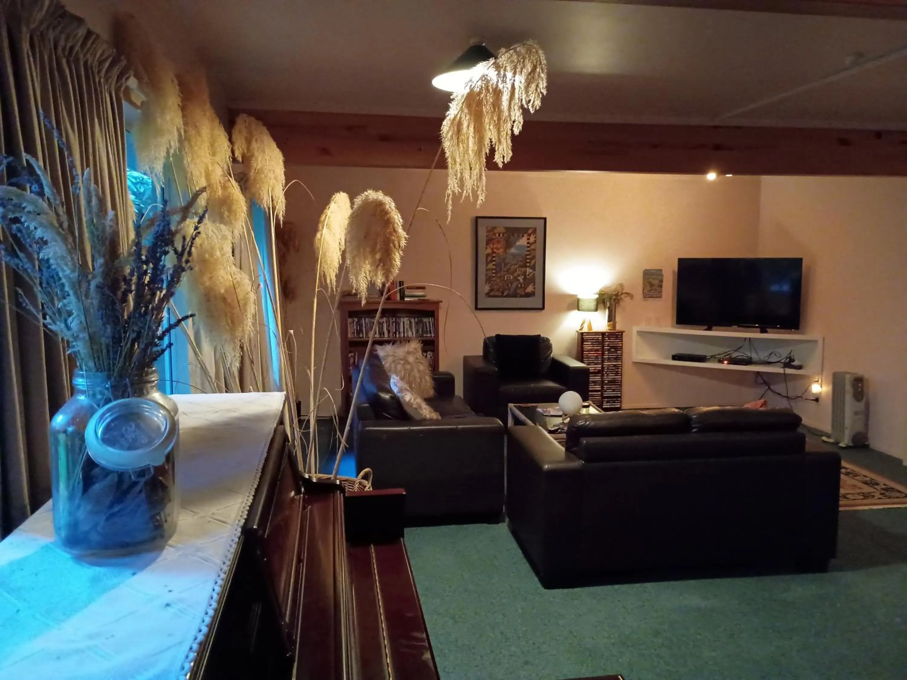 Seating area in Howard's Mountain Lodge