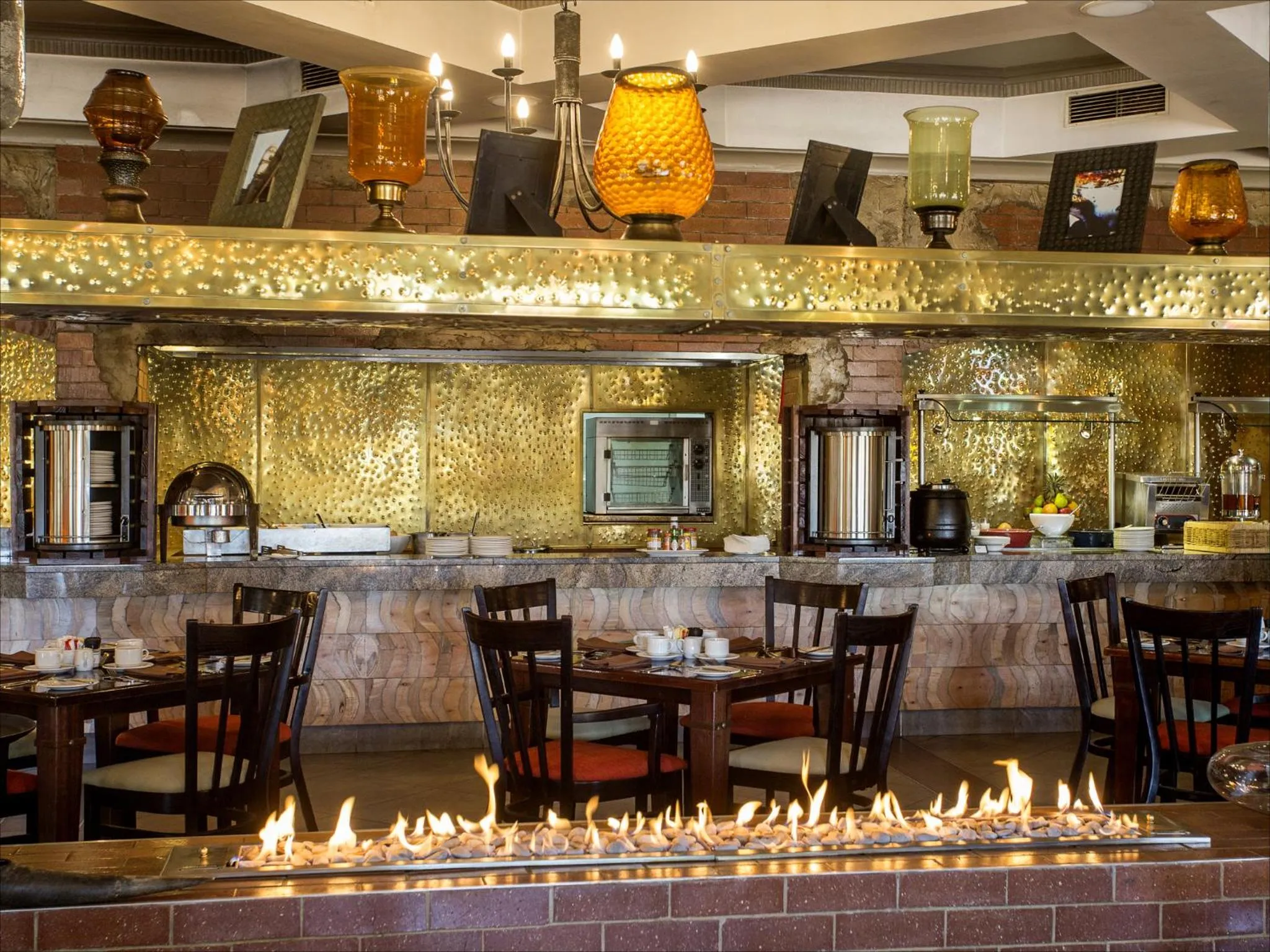 Restaurant/places to eat in The Centurion Hotel