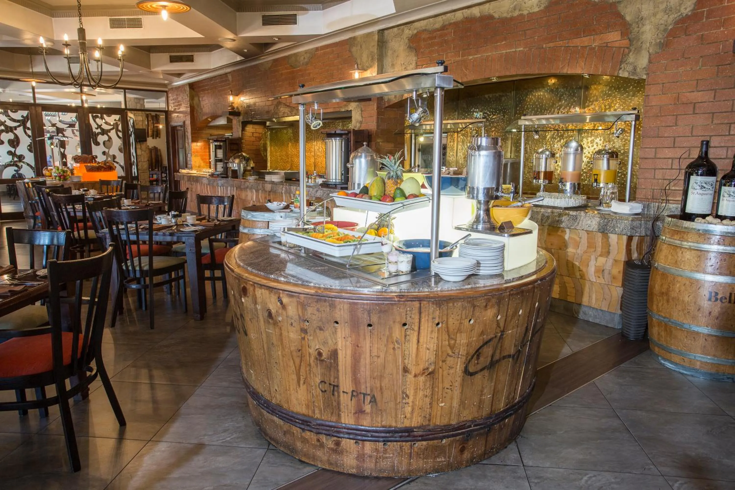 Restaurant/places to eat in The Centurion Hotel