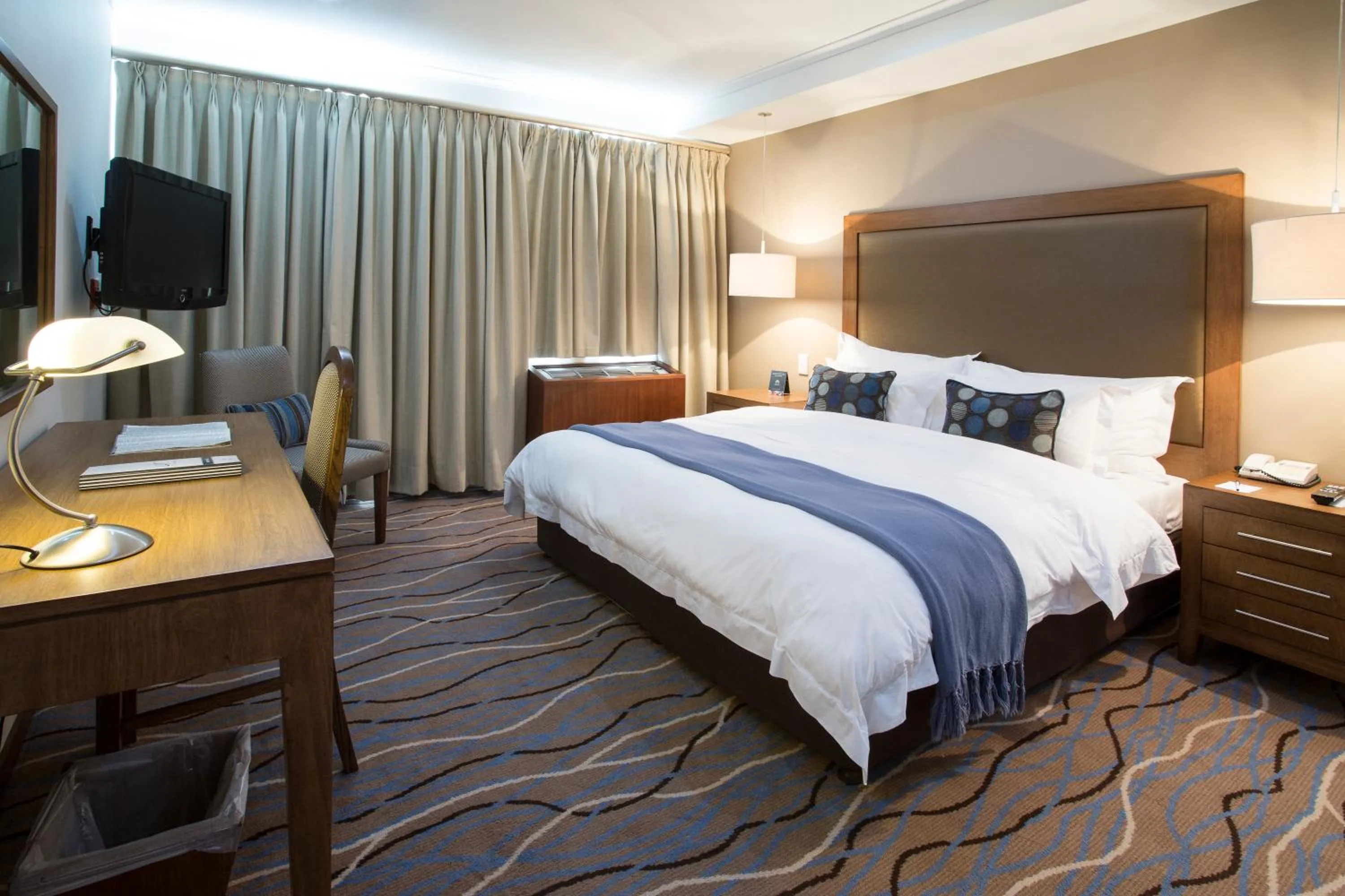 King Suite - single occupancy in The Centurion Hotel