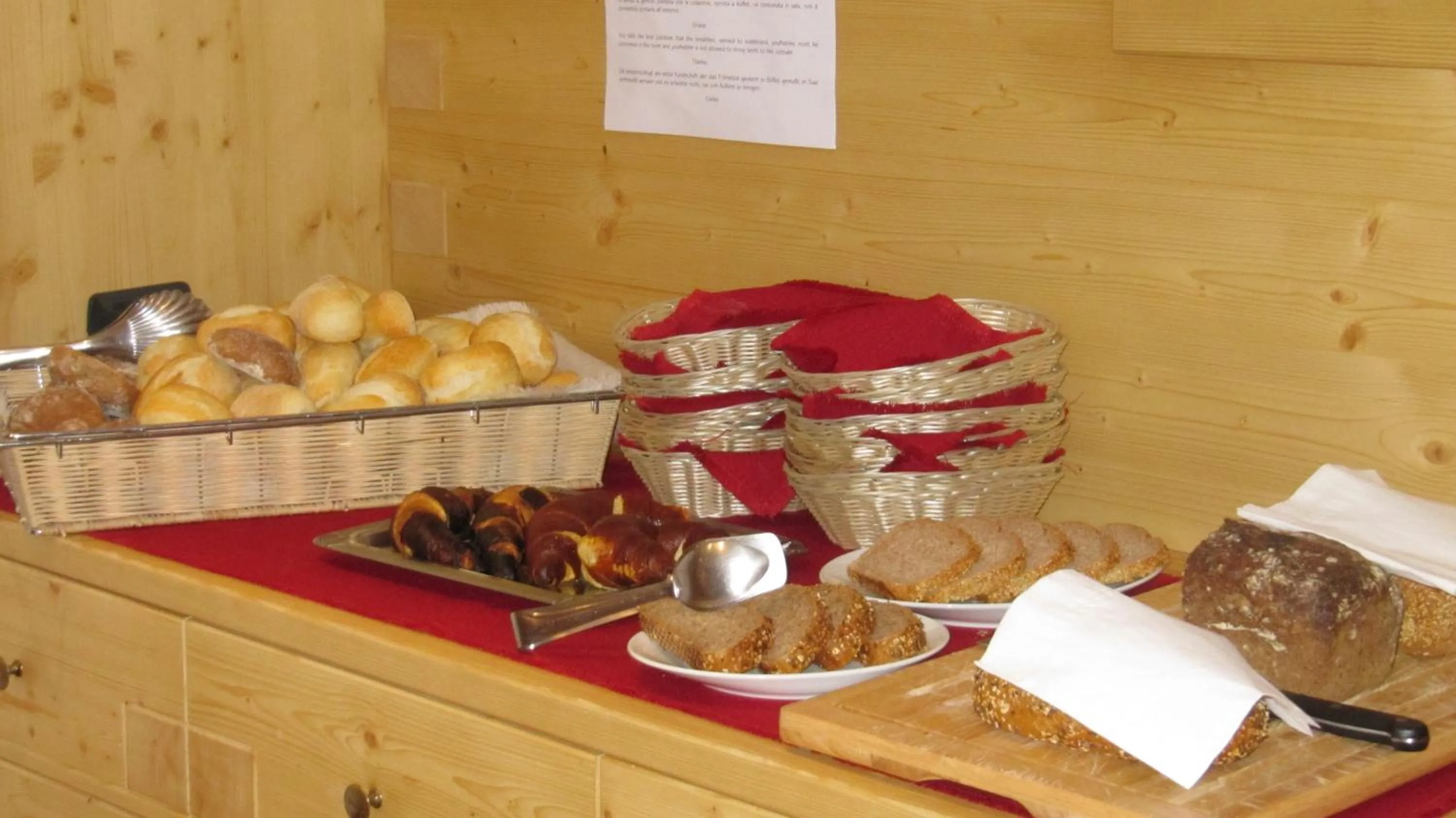 Restaurant/places to eat in Hotel Meeting