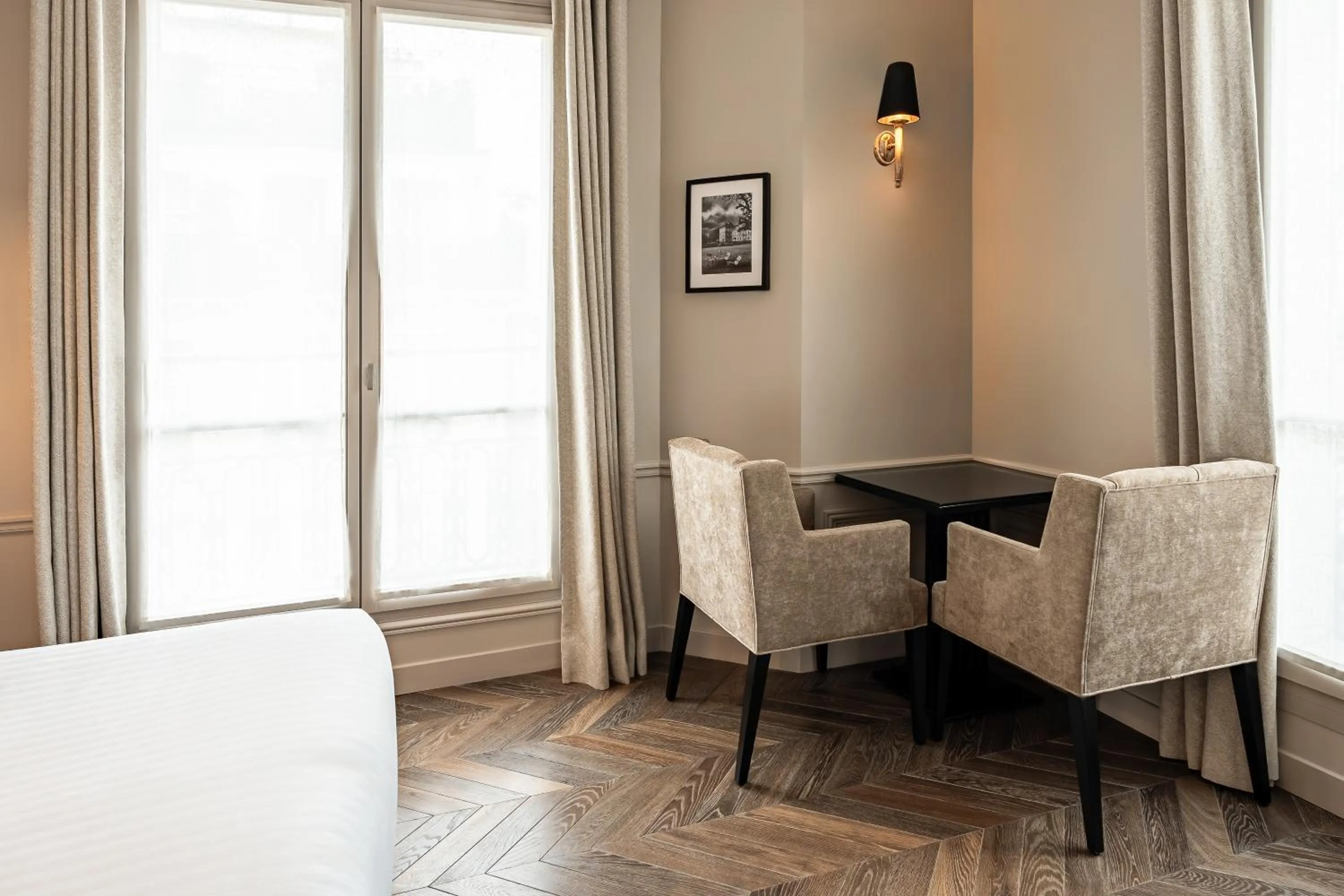 Seating area in Hôtel Perreyve - Jardin du Luxembourg