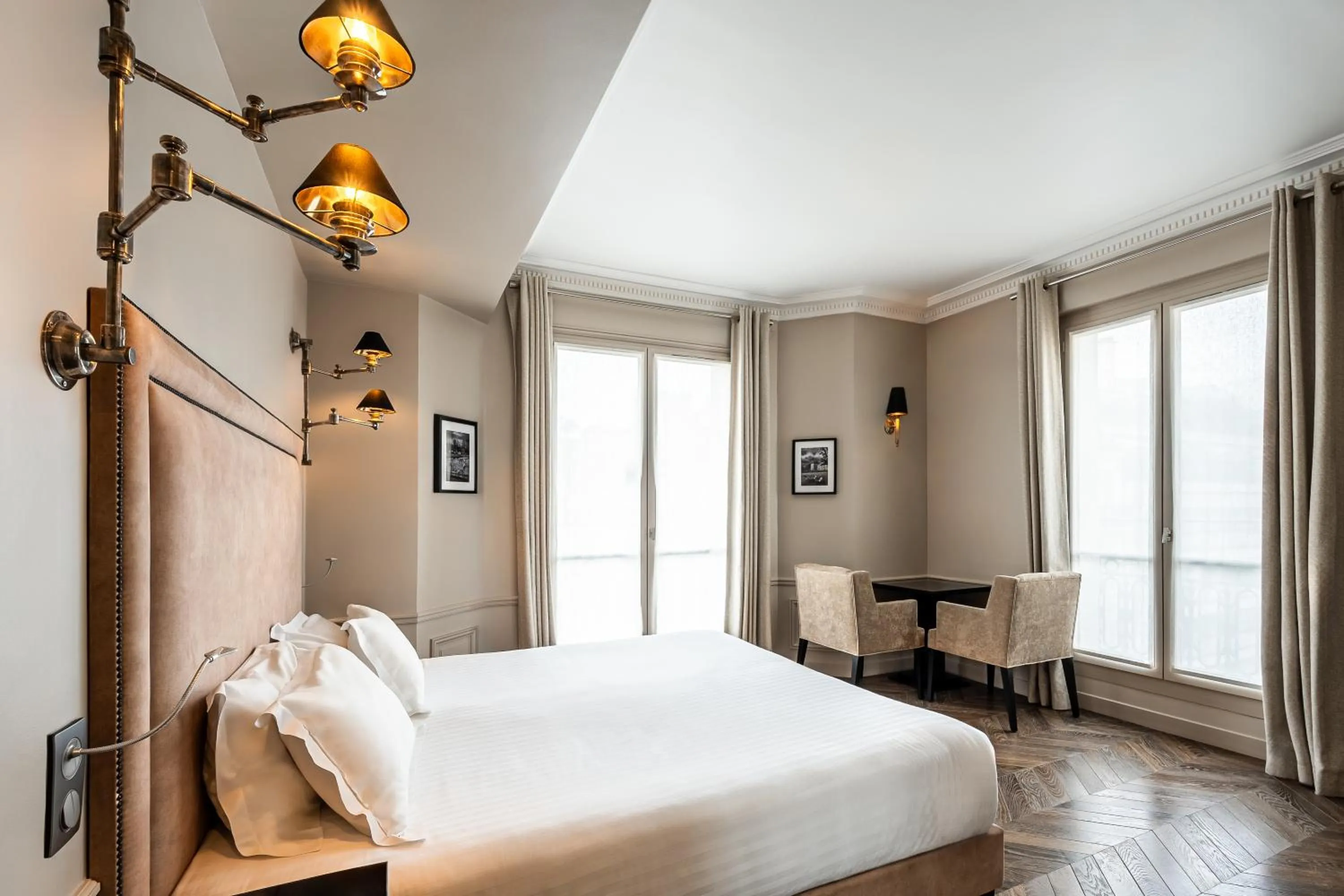 Bed in Hôtel Perreyve - Jardin du Luxembourg