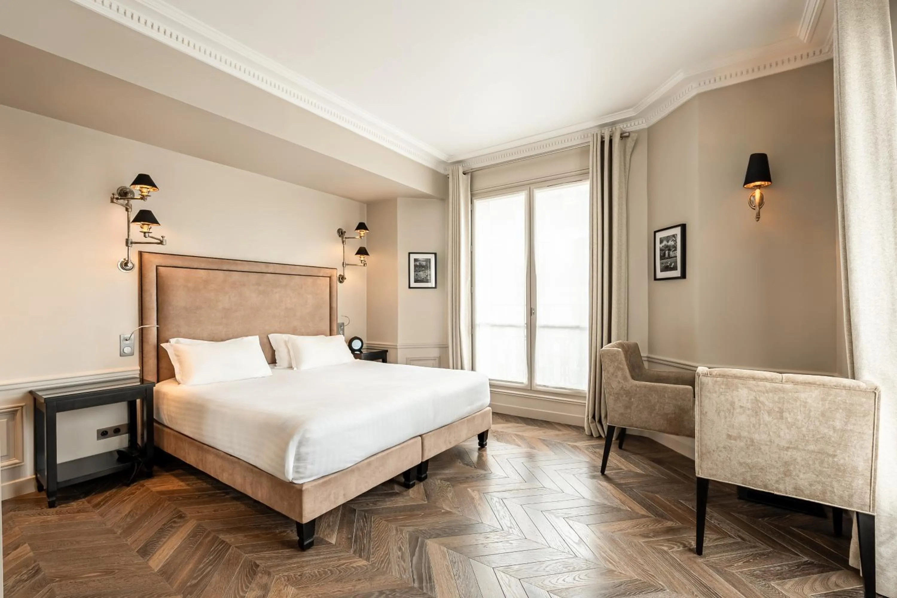 Bed in Hôtel Perreyve - Jardin du Luxembourg