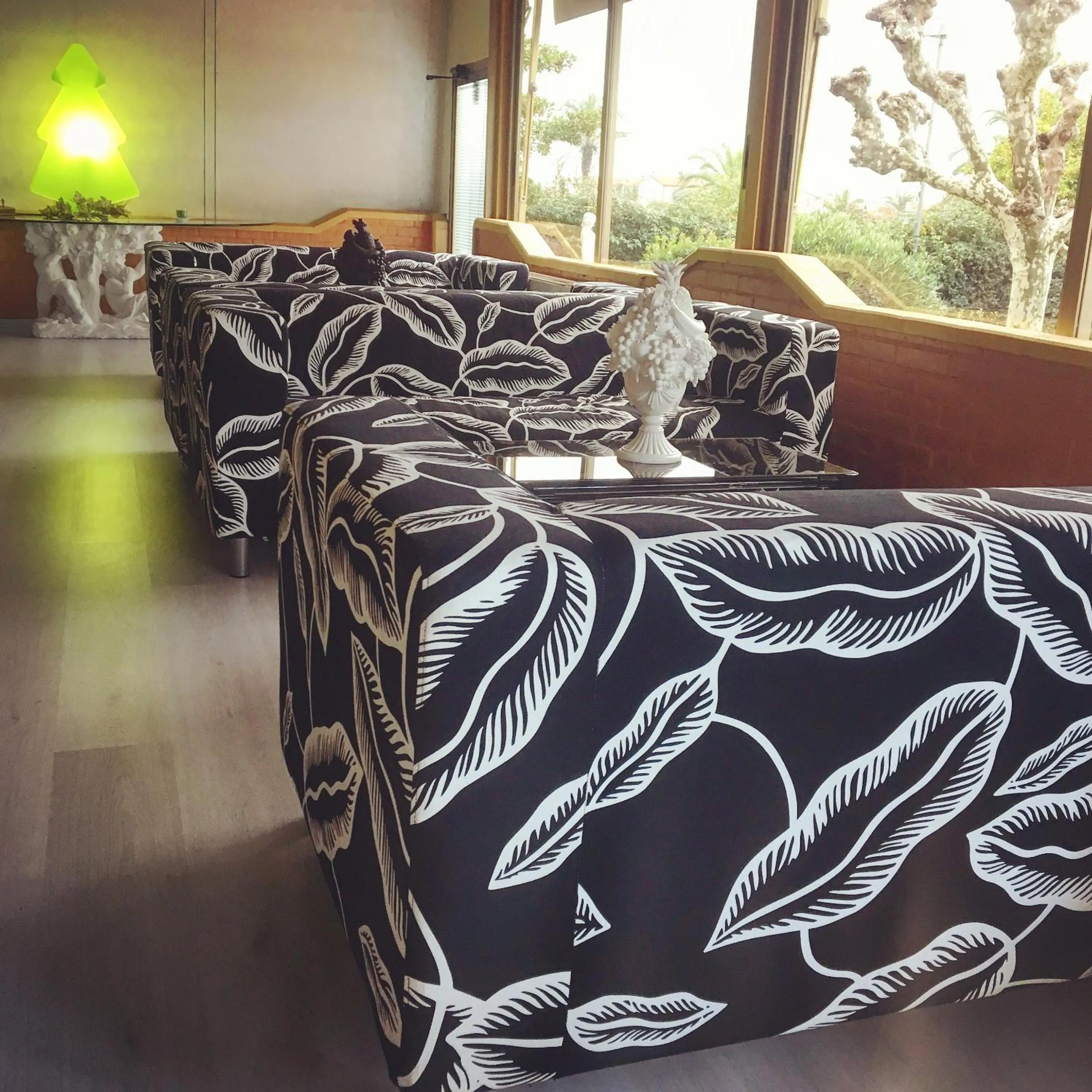 Communal lounge/ TV room in Hotel Bixio