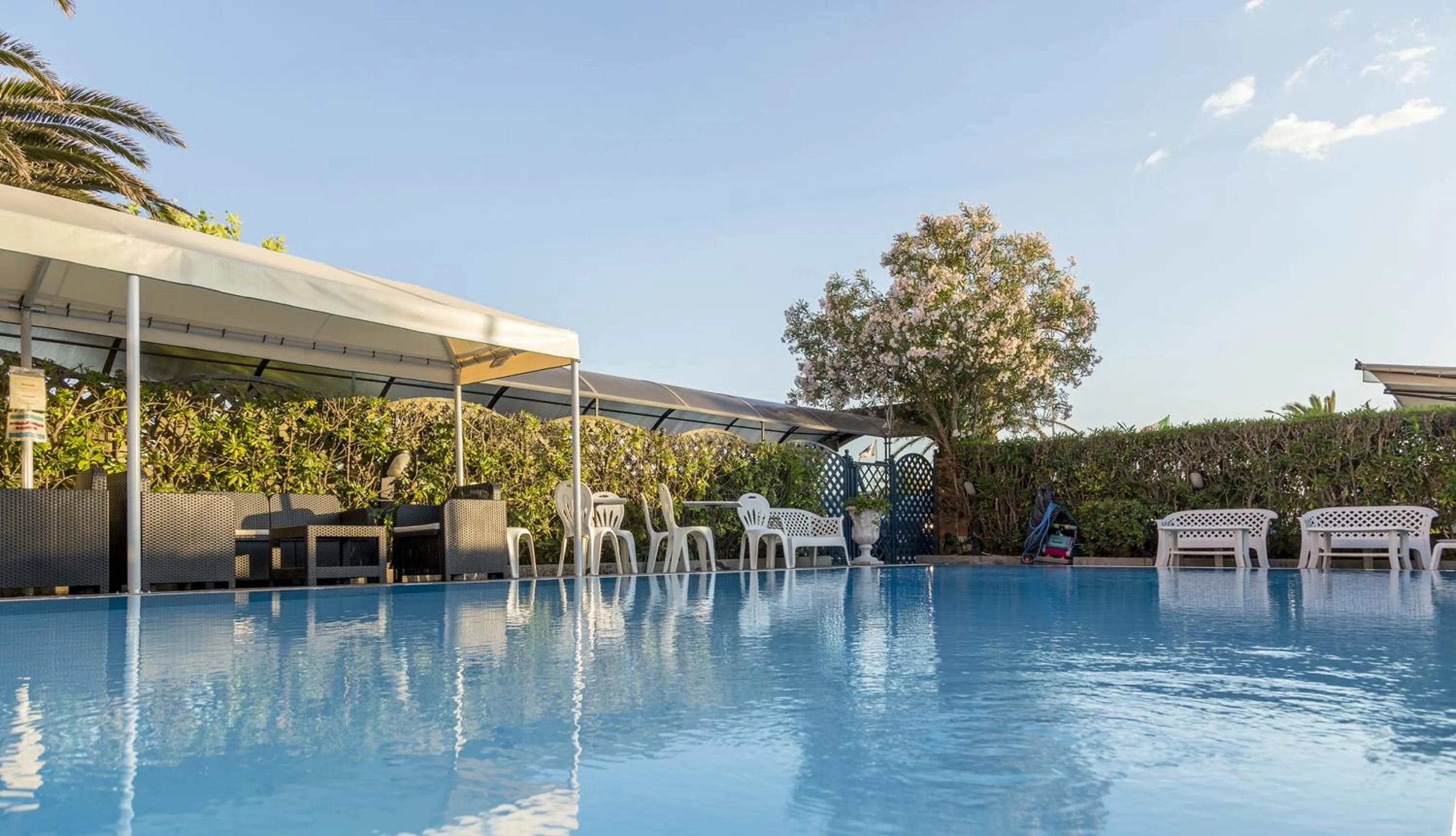 Swimming pool in Hotel Bixio