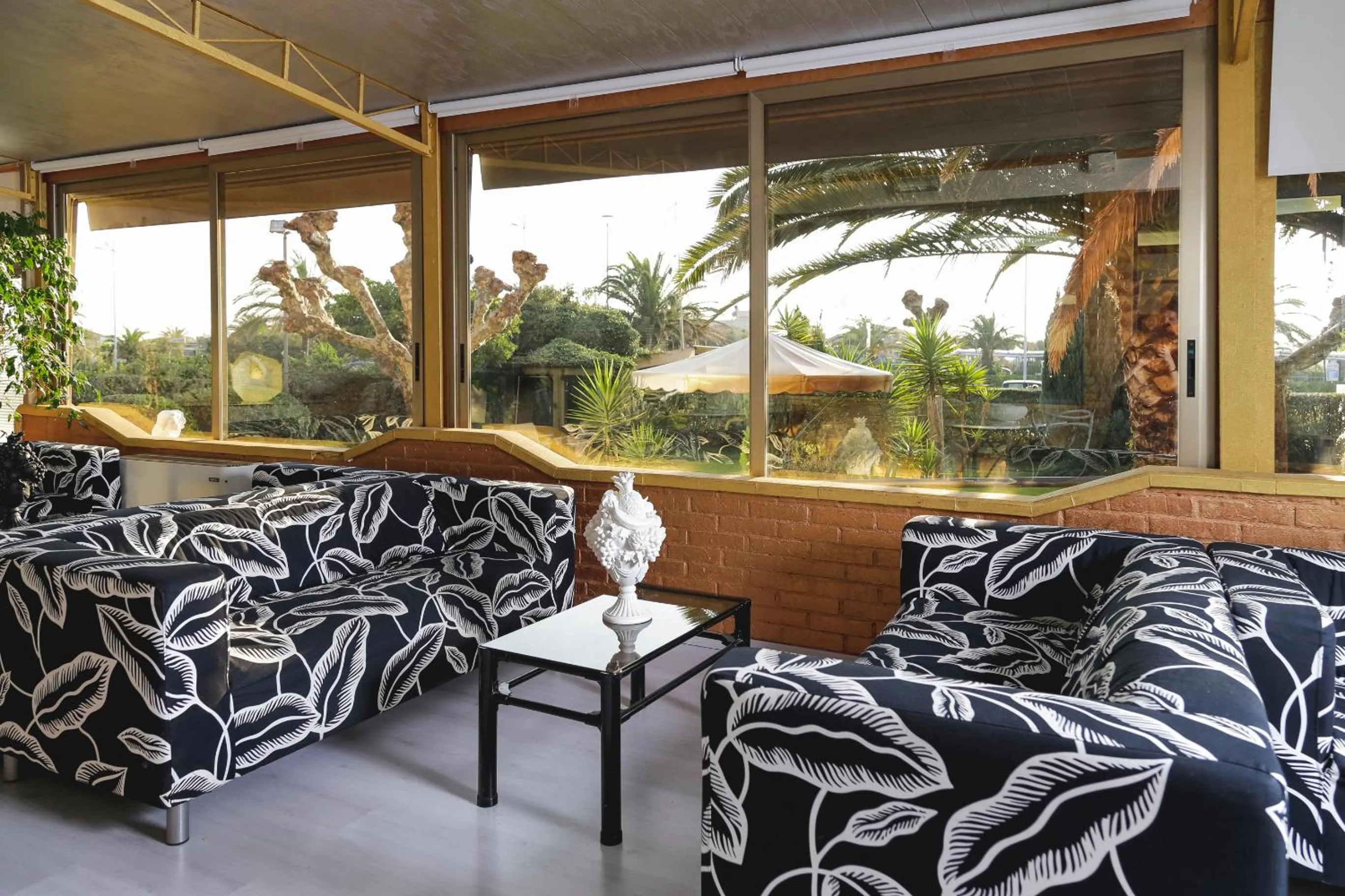 Communal lounge/ TV room in Hotel Bixio